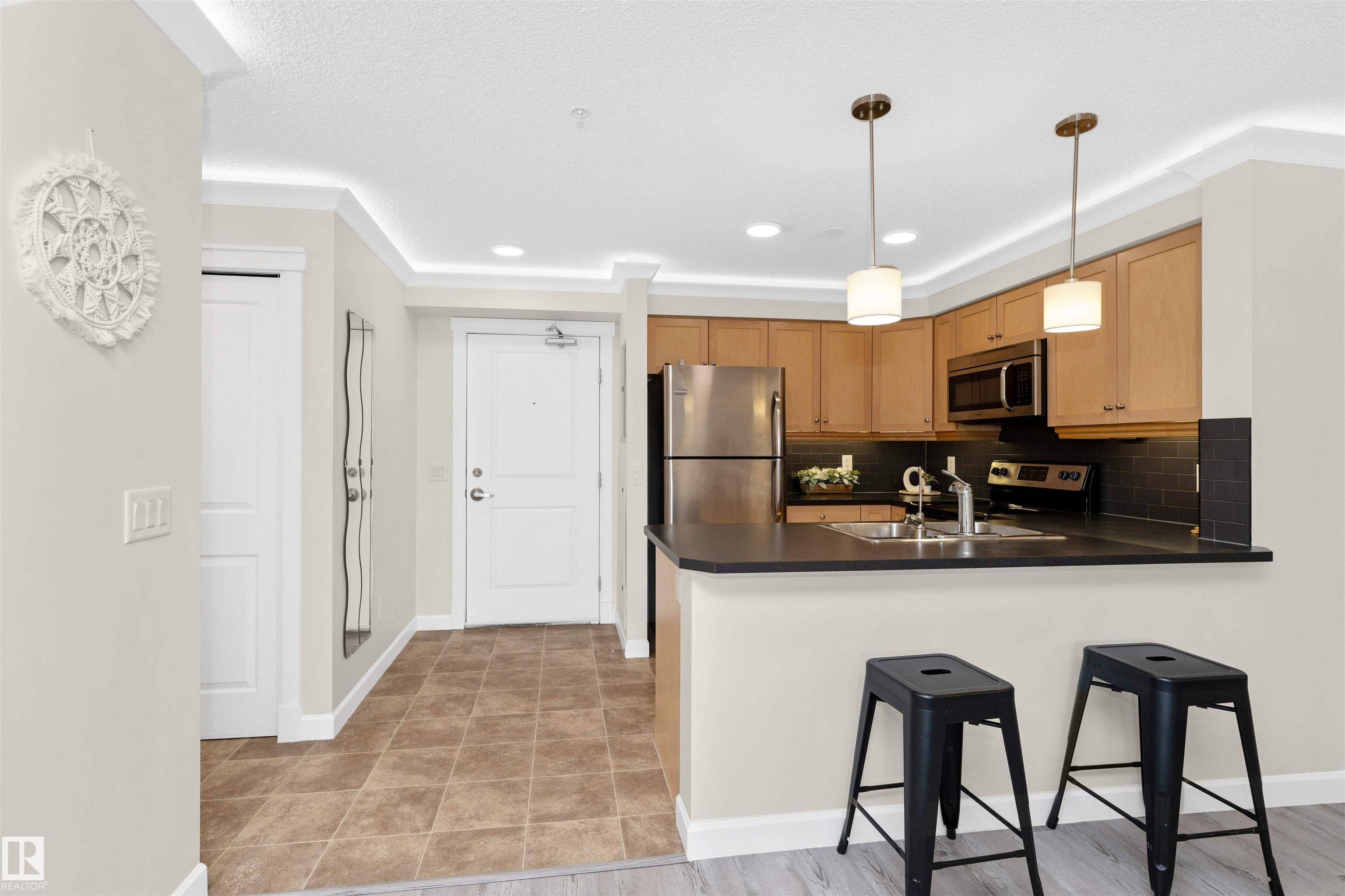 Edmonton, AB T6W 2C3,#220 3719 WHITELAW LN NW