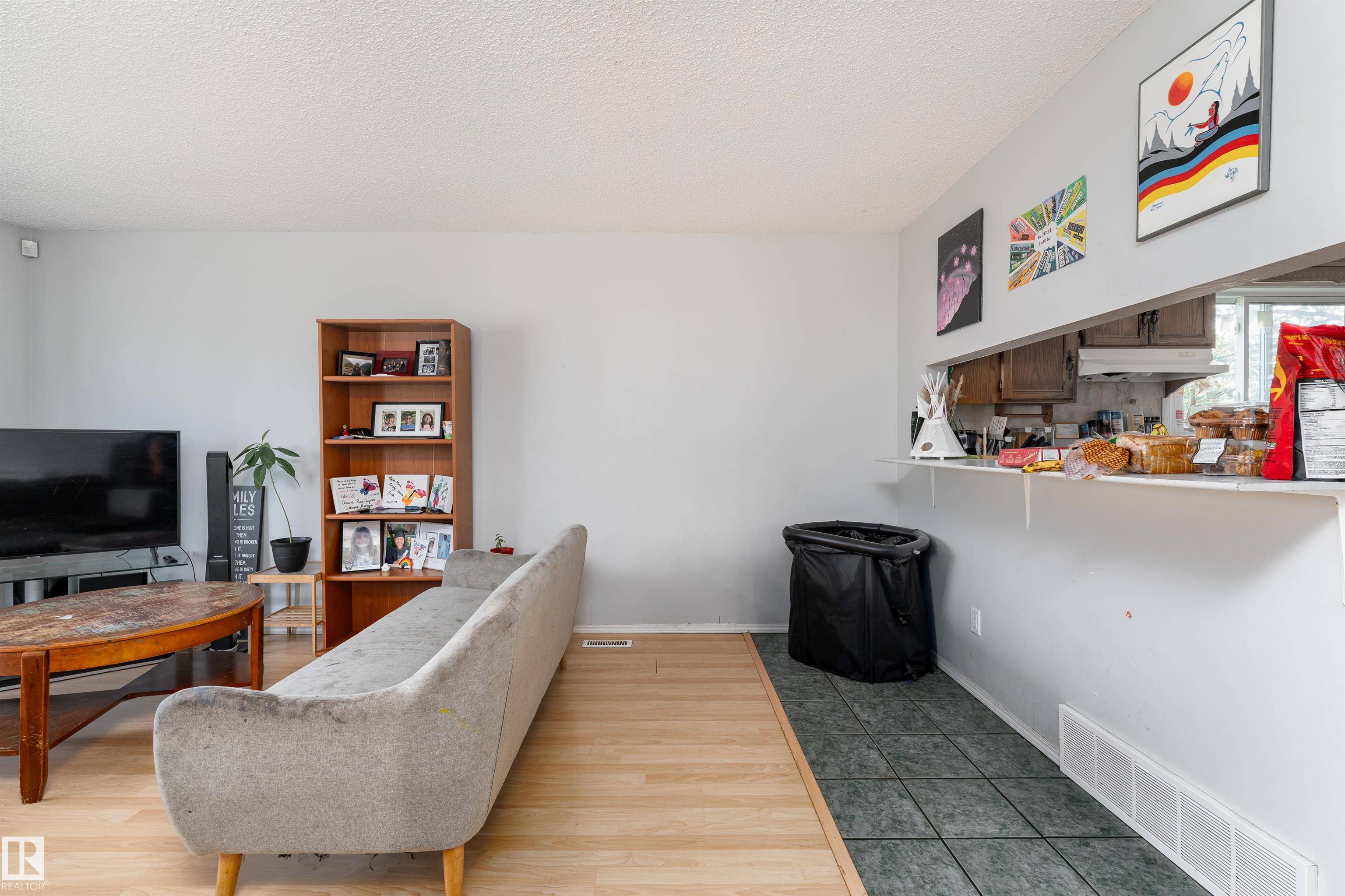 Edmonton, AB T6L 2L4,1131 35A ST NW