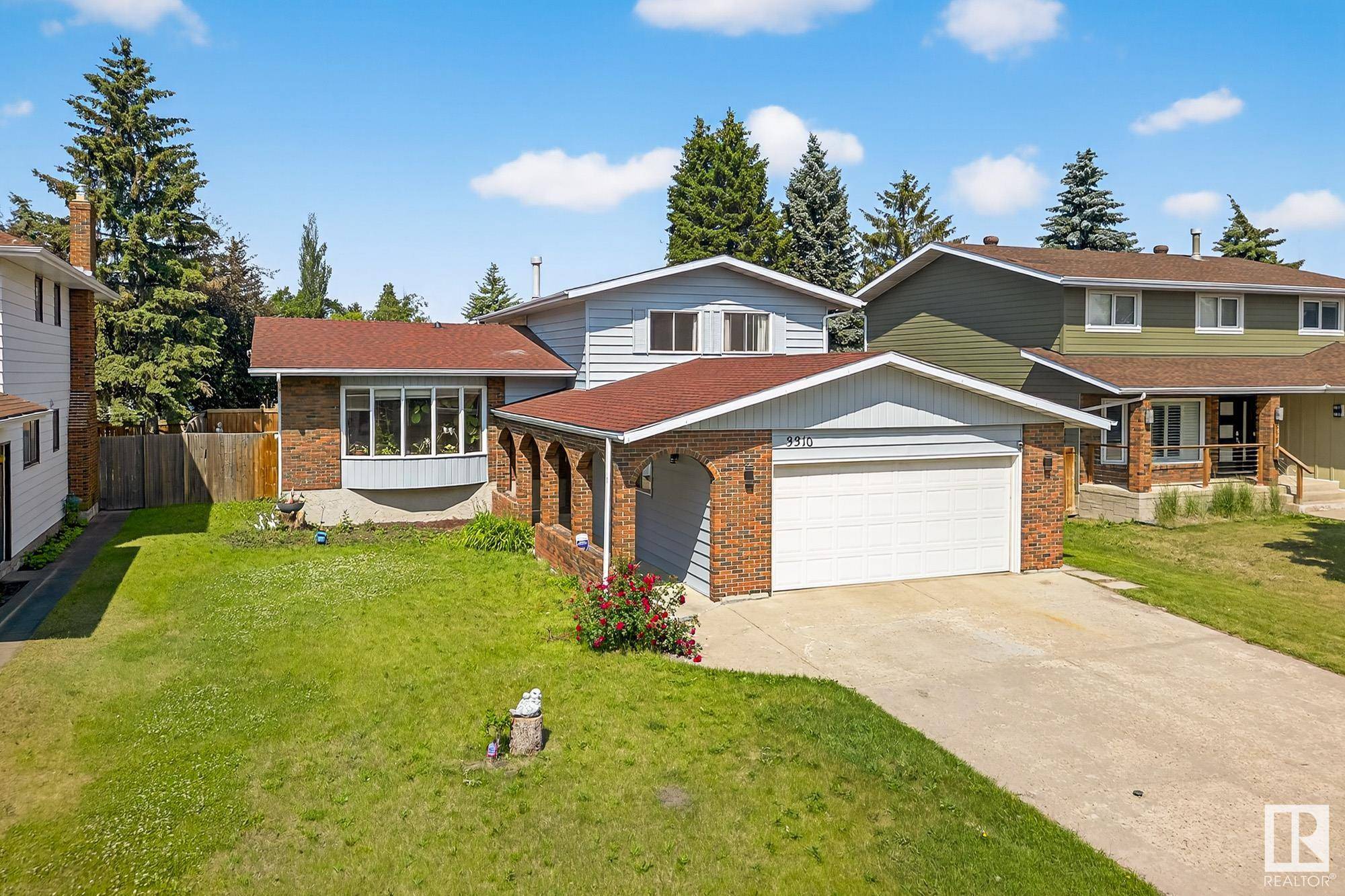 3310 113A ST NW, Edmonton, AB T6J 3V8