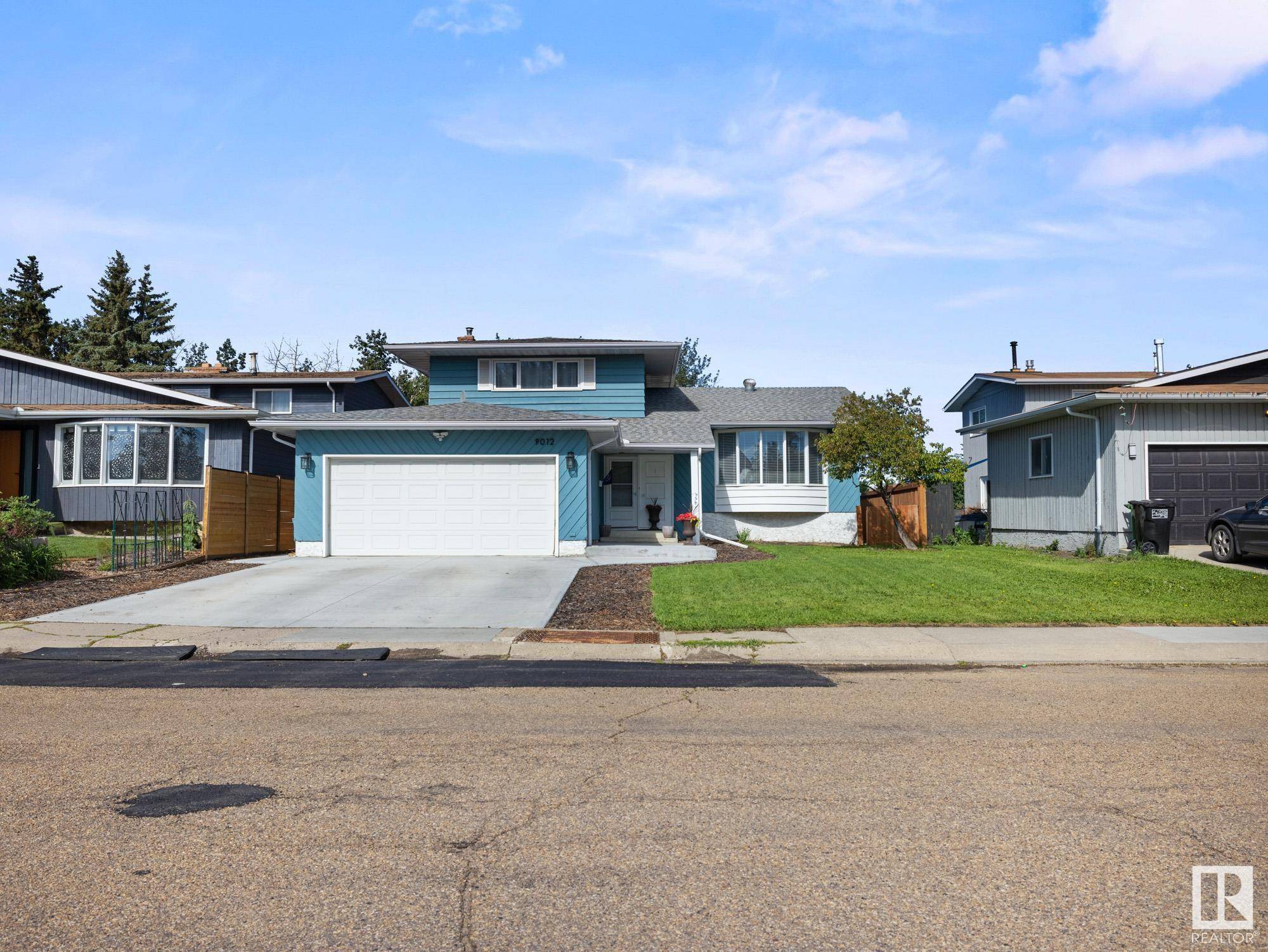 Edmonton, AB T5T 1S2,9012 187 ST NW