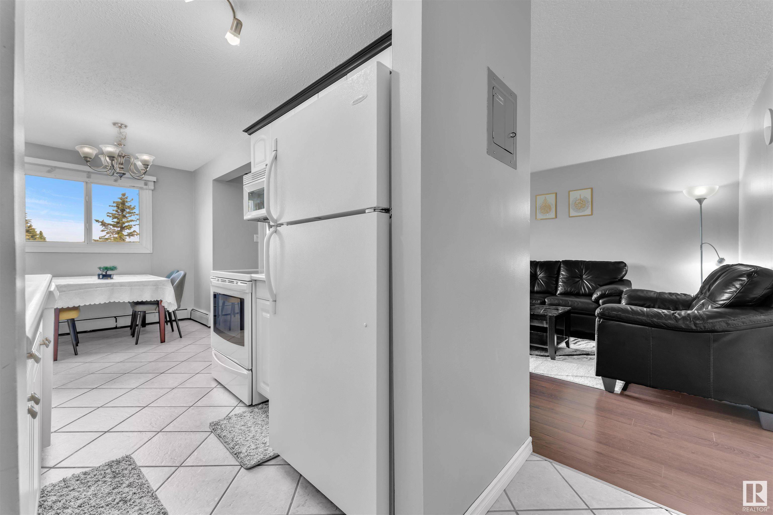 Edmonton, AB T6J 2N7,#301 3835 107 ST NW