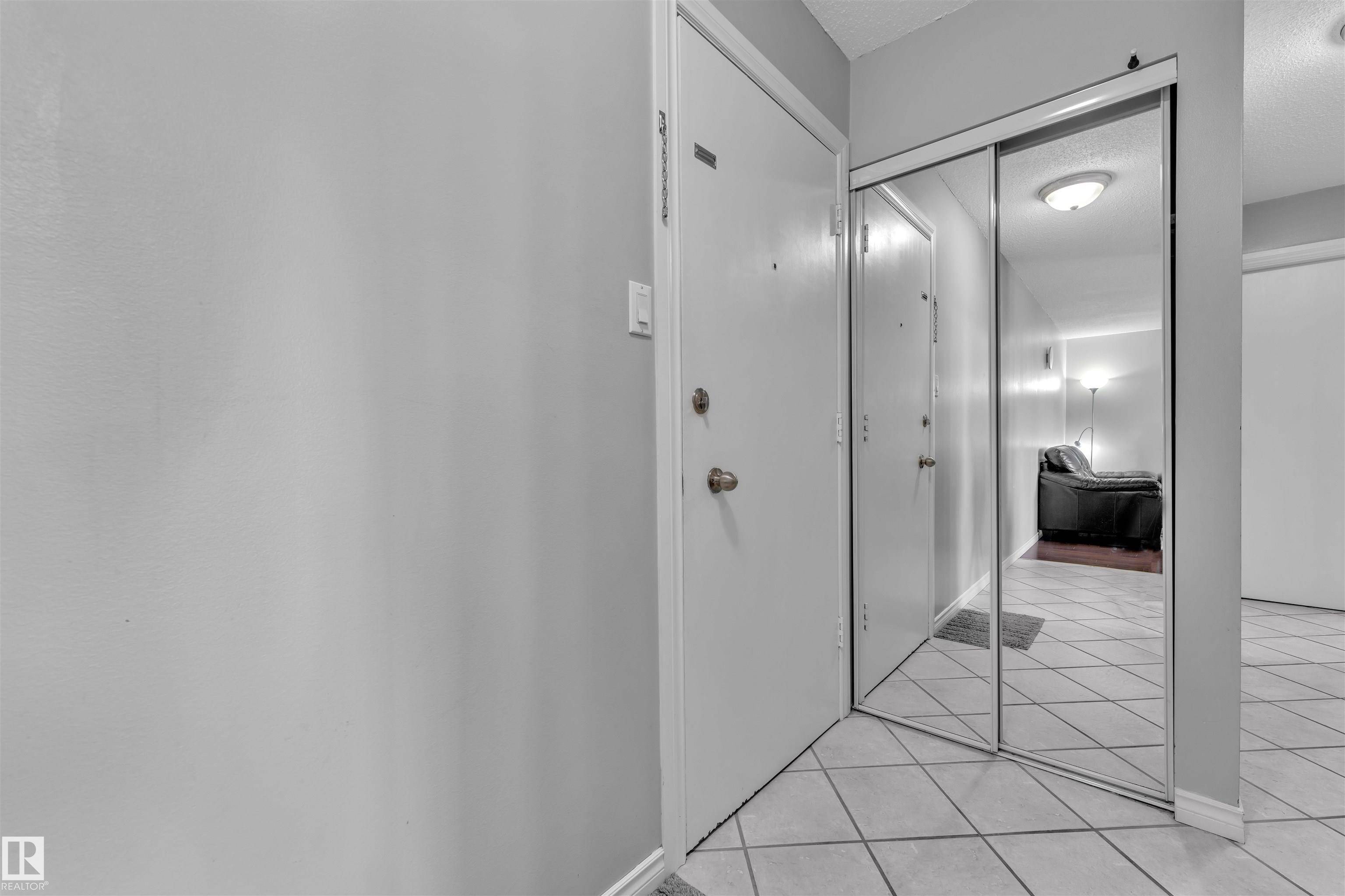 Edmonton, AB T6J 2N7,#301 3835 107 ST NW