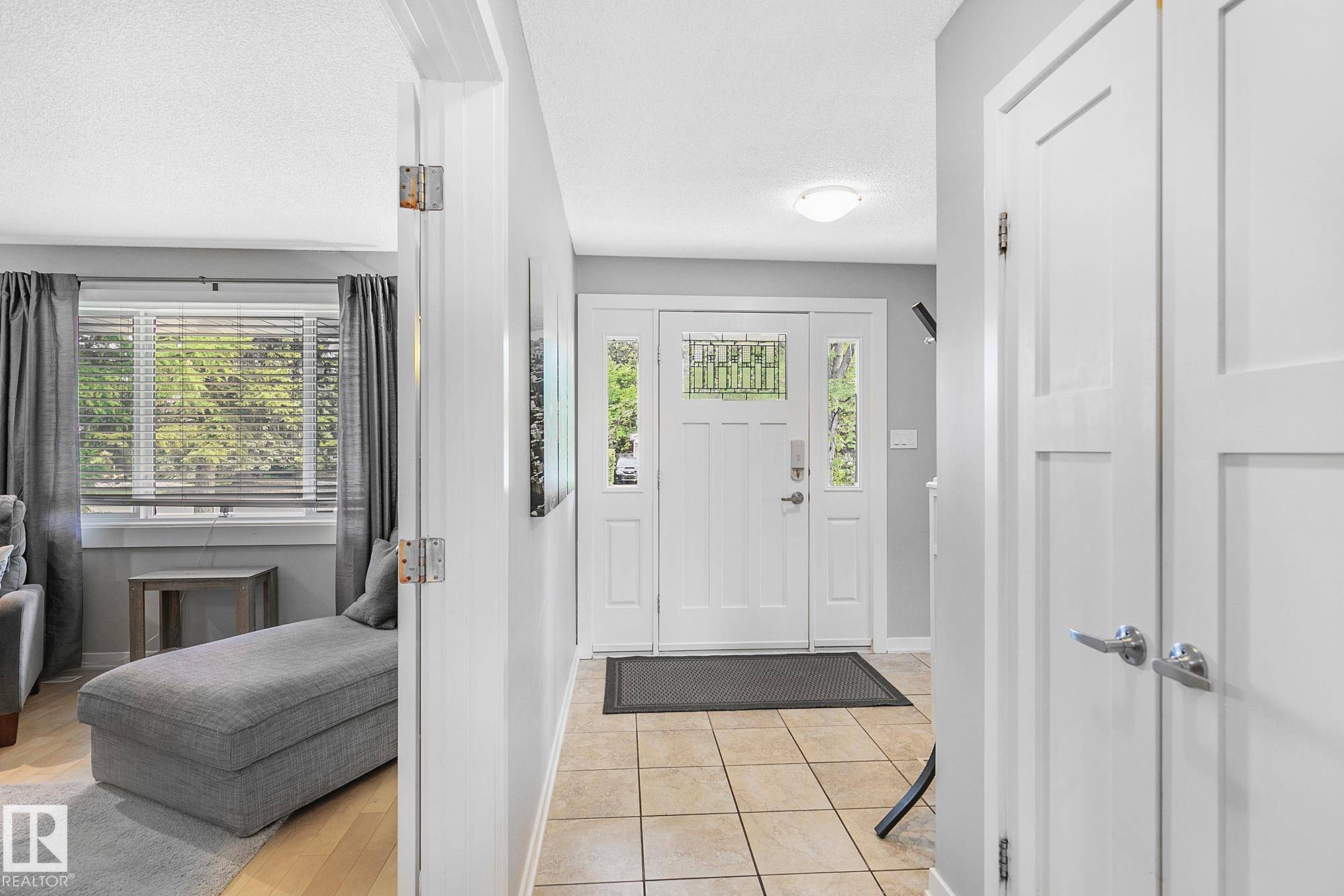 Edmonton, AB T5R 1X3,7316 156 ST NW