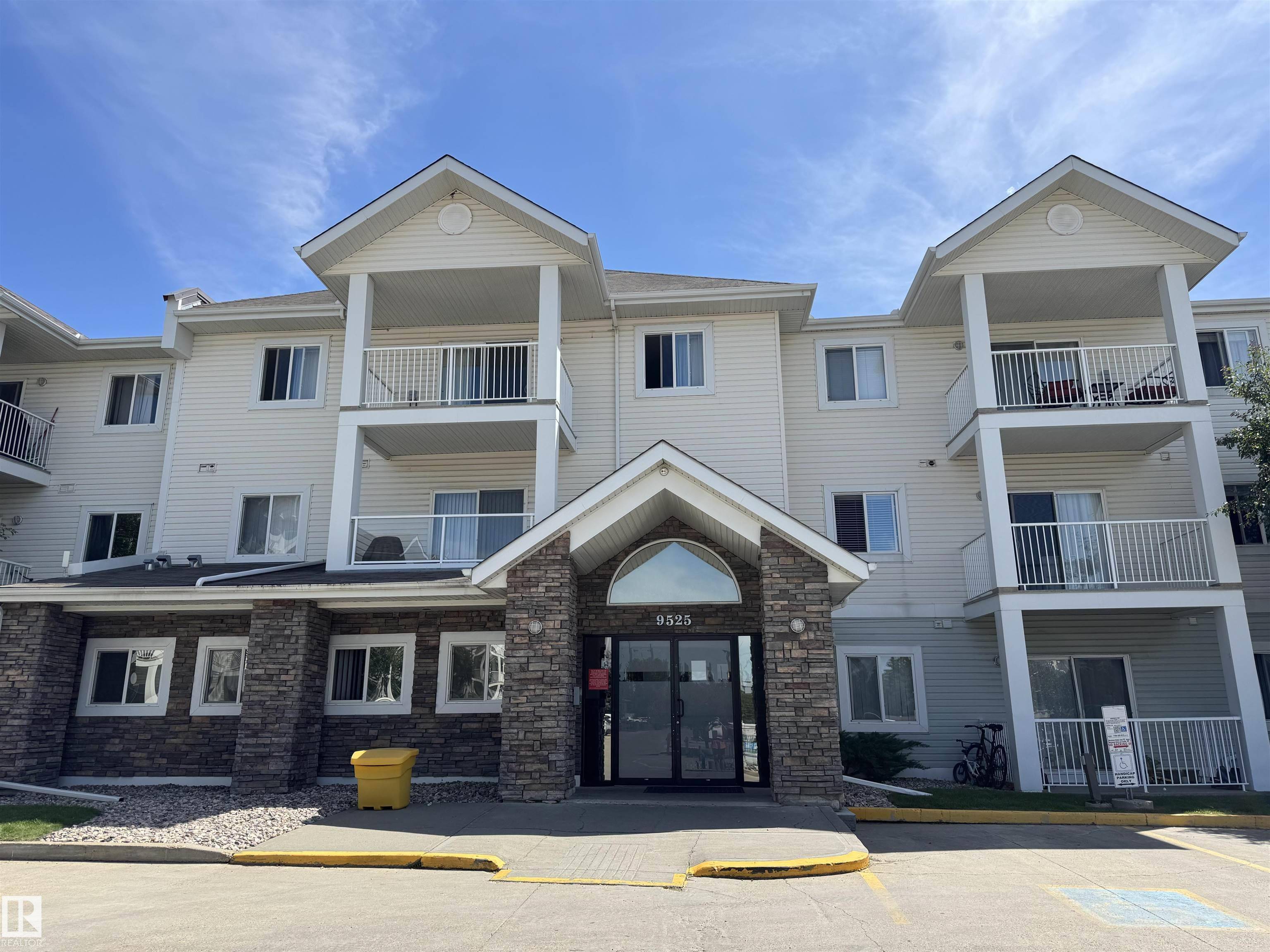 #316 9525 162 AV NW, Edmonton, AB T5Z 3V2