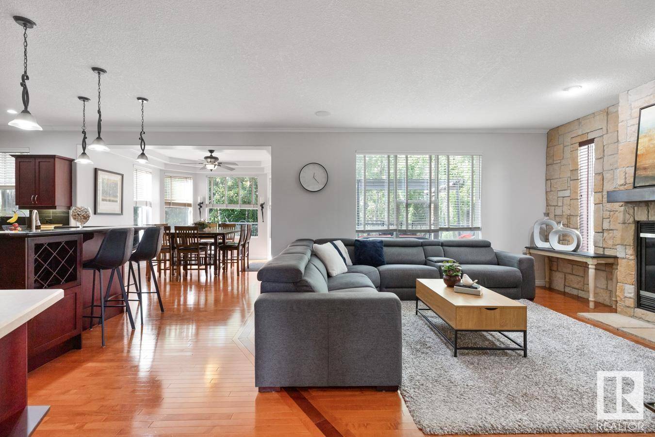 Sherwood Park, AB T8A 6E3,549 HIGHLAND DR
