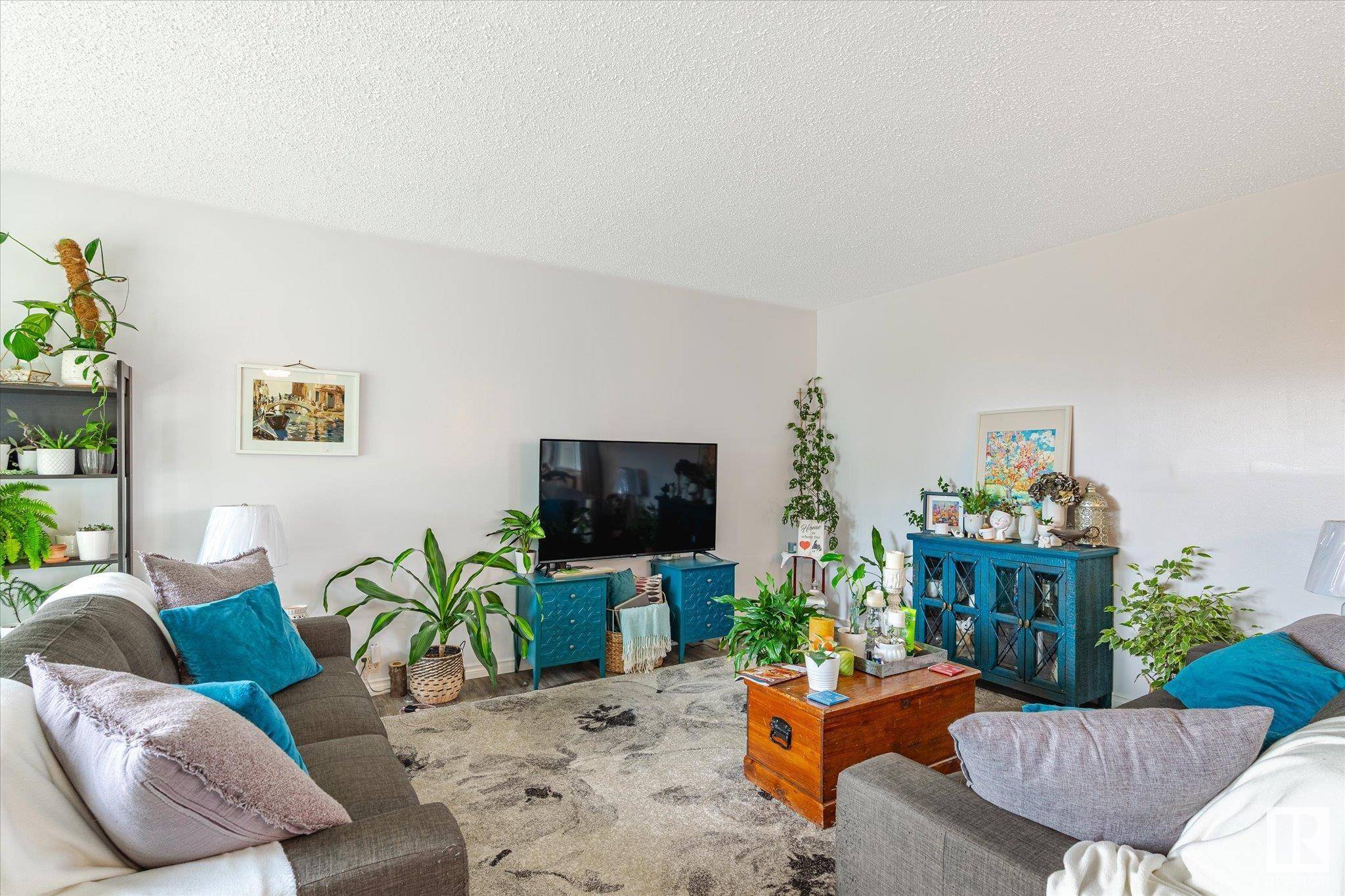 Edmonton, AB T5E 2E8,8612 141 AV NW NW