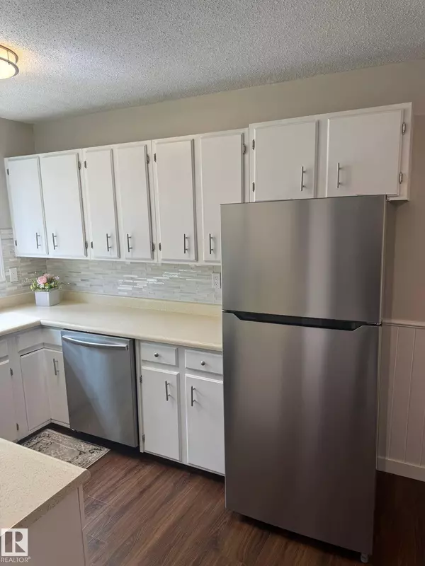Edmonton, AB T5X 4X2,9965 171 AV NW