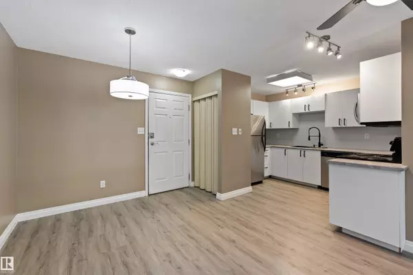 Edmonton, AB T5H 4K3,#206 9010 106 AV NW