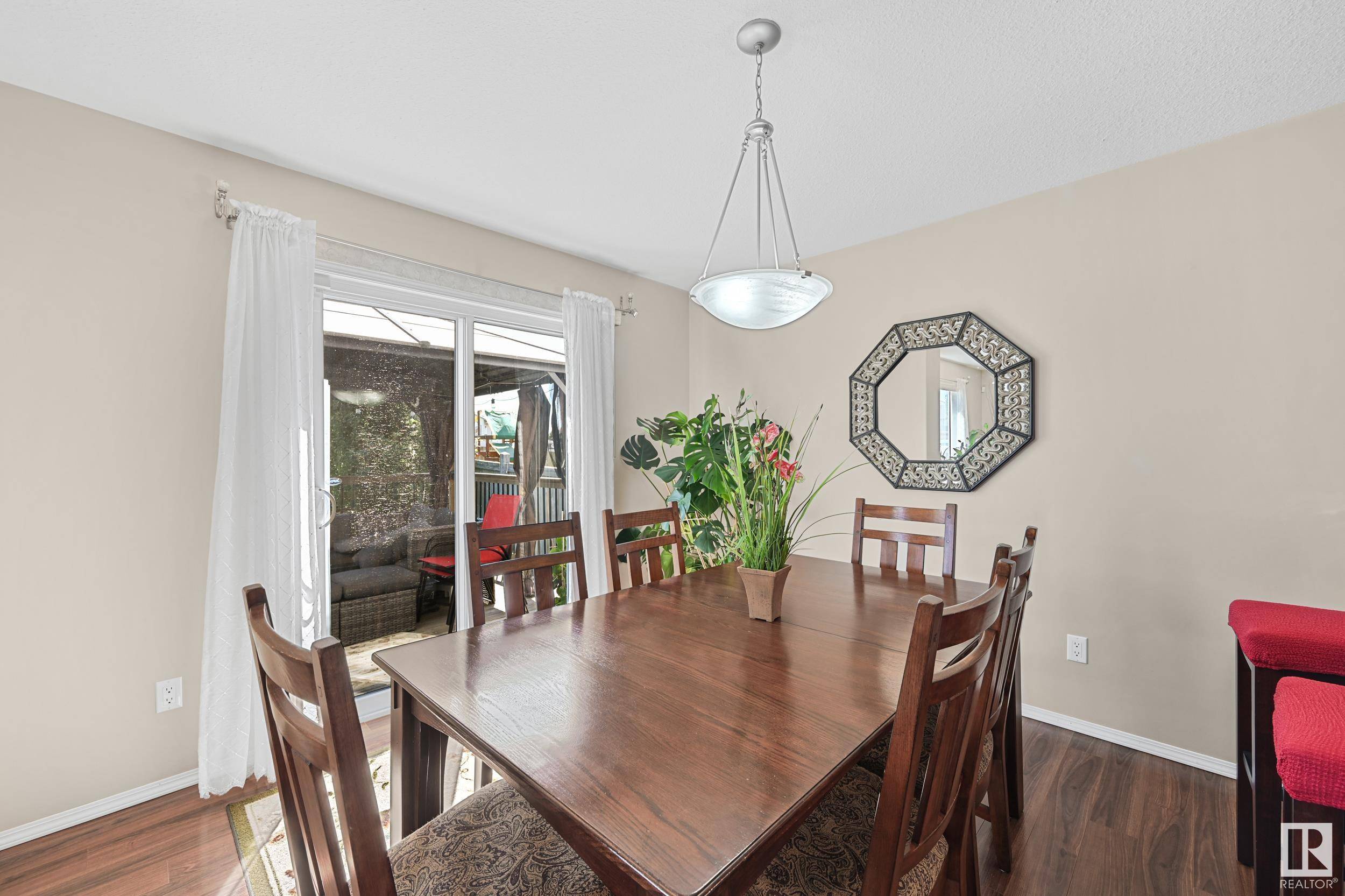 Edmonton, AB T6T 1Y4,3371 25 AV NW