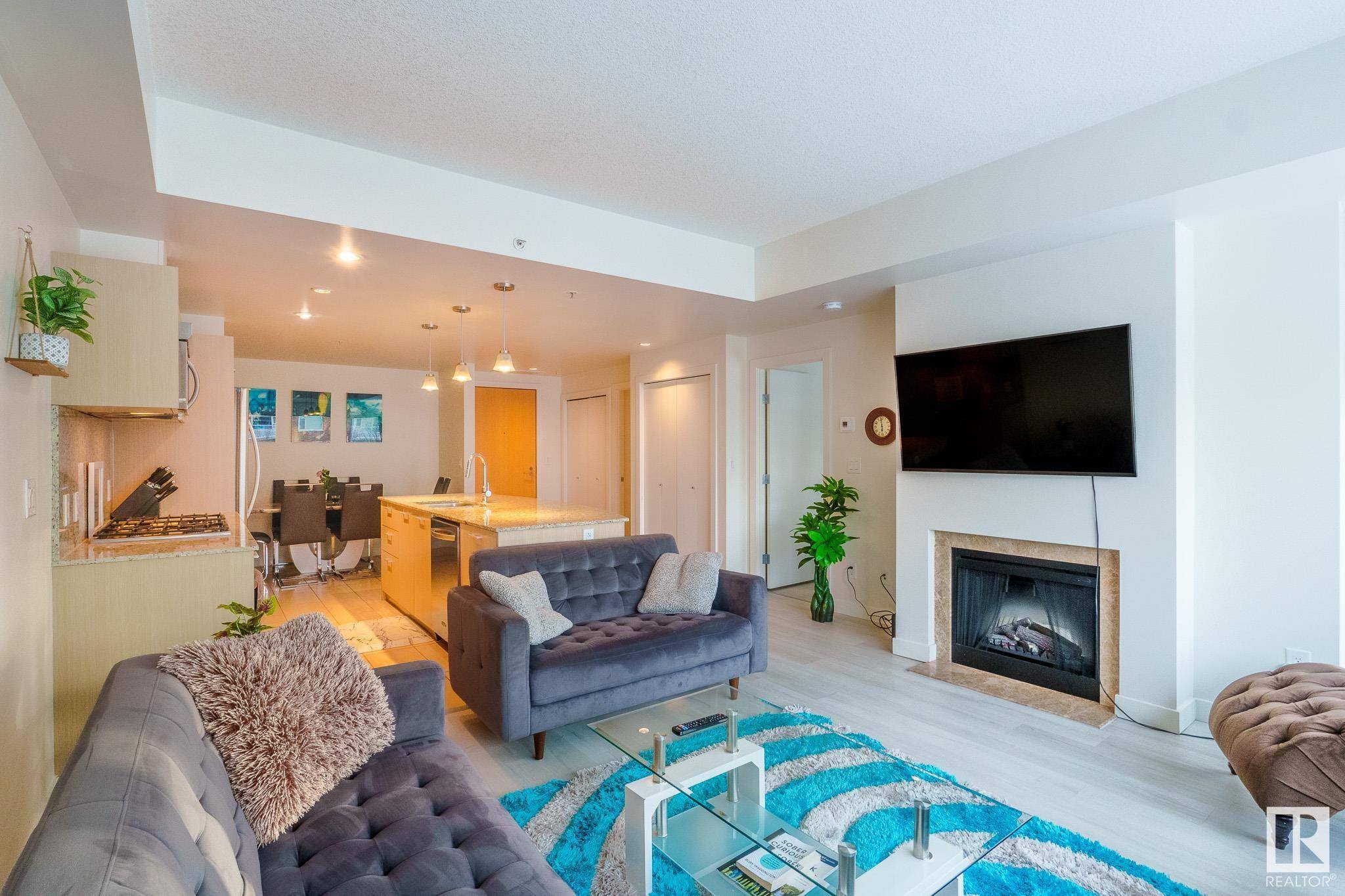 Edmonton, AB T6J 2X1,#304 2510 109 ST NW