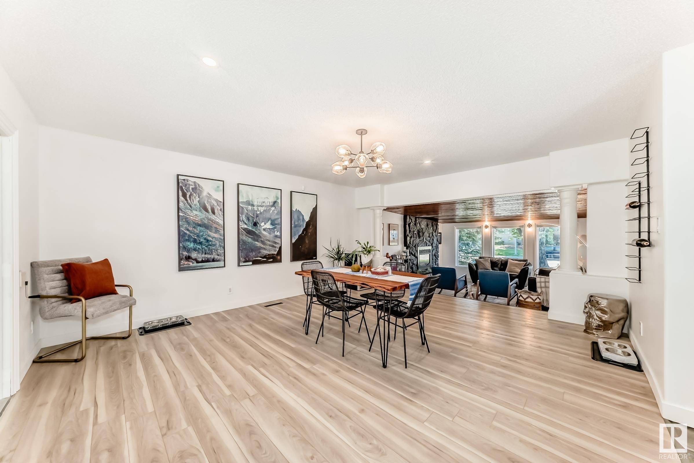 Edmonton, AB T5R 3P1,15226 81 AV NW