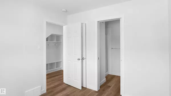 Edmonton, AB T6M 3B6,5123 River's Edge WY NW