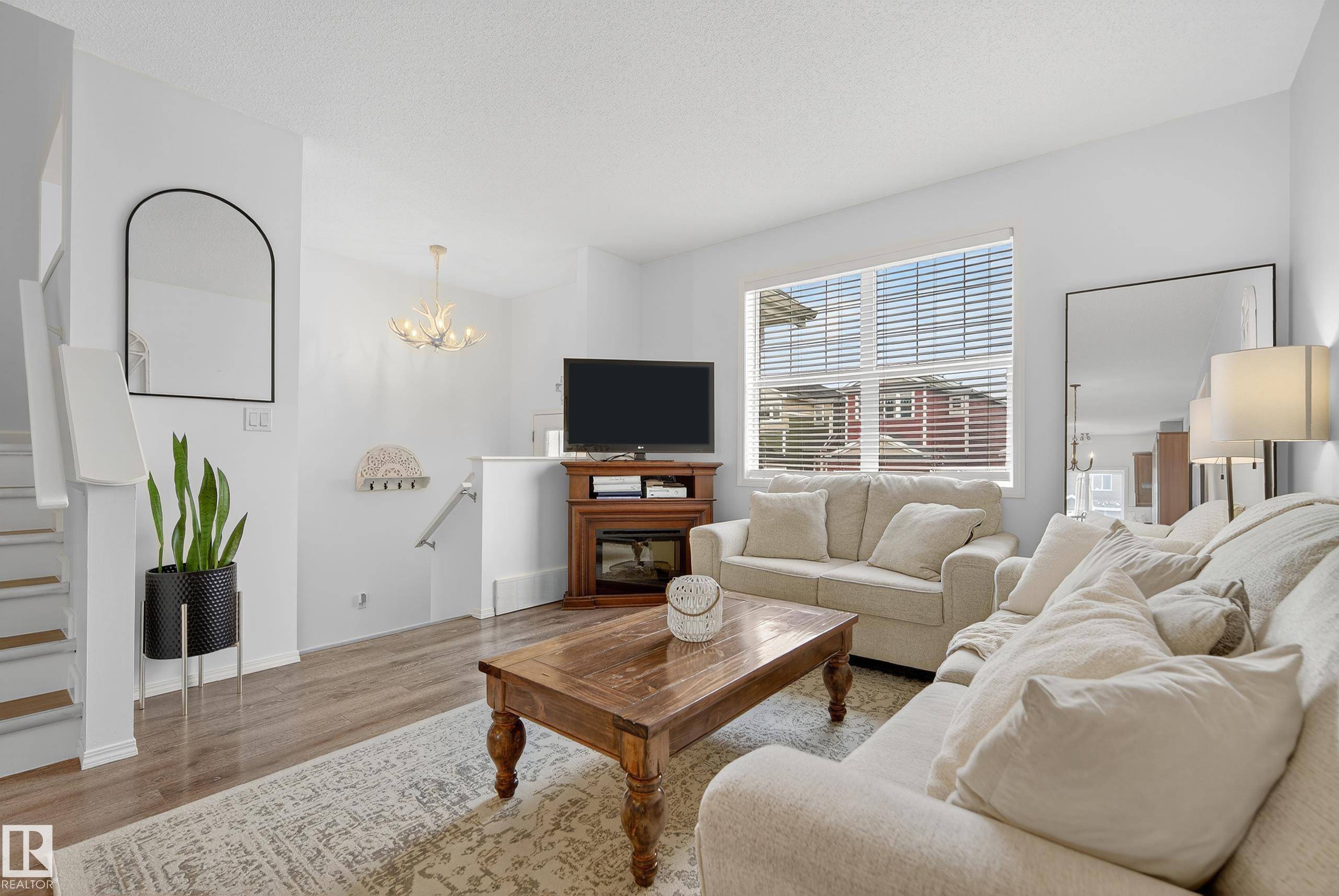 Leduc, AB T9E 1B8,417 Simpkins LI