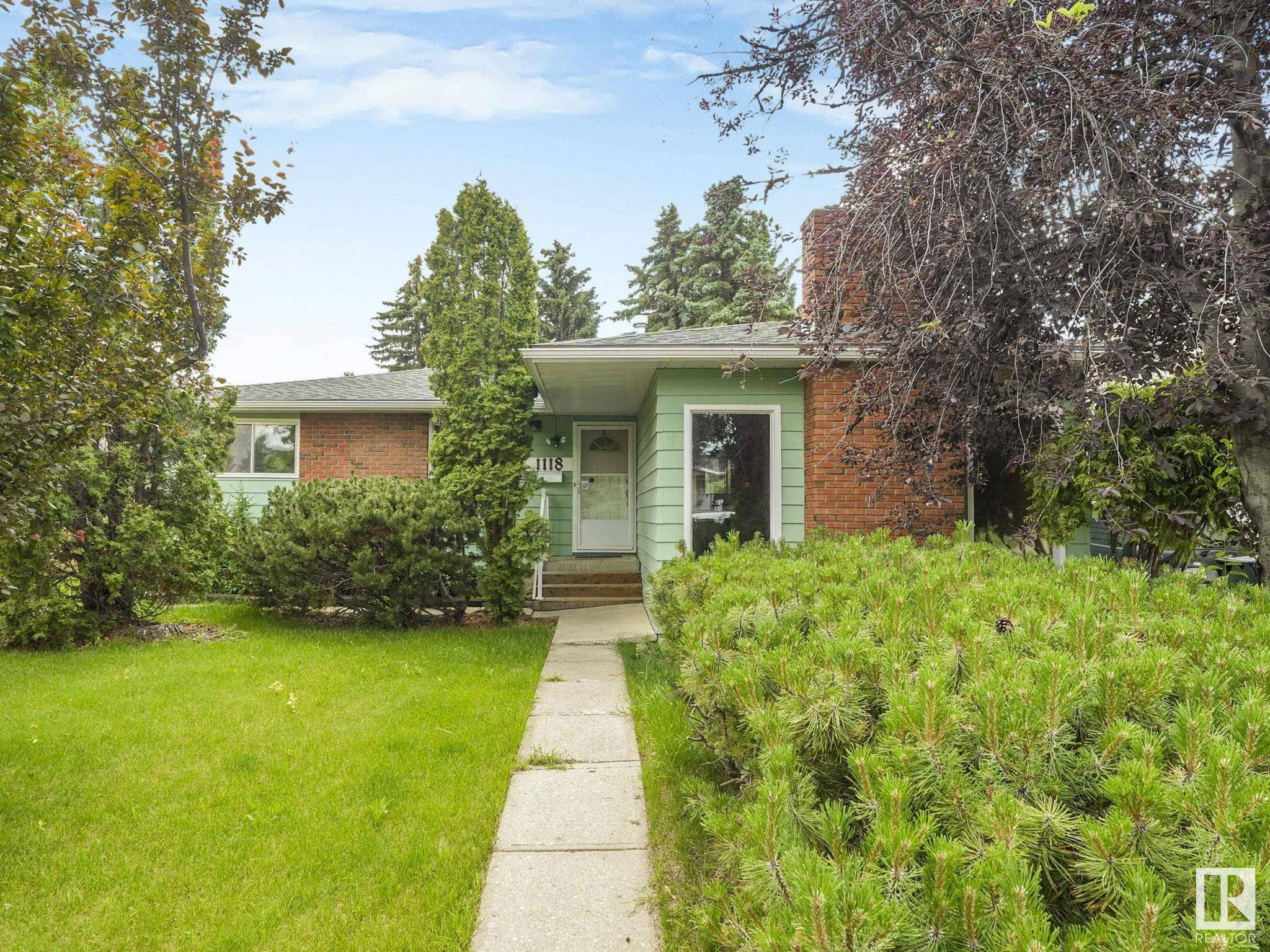 1118 68 ST NW, Edmonton, AB T6K 1L1