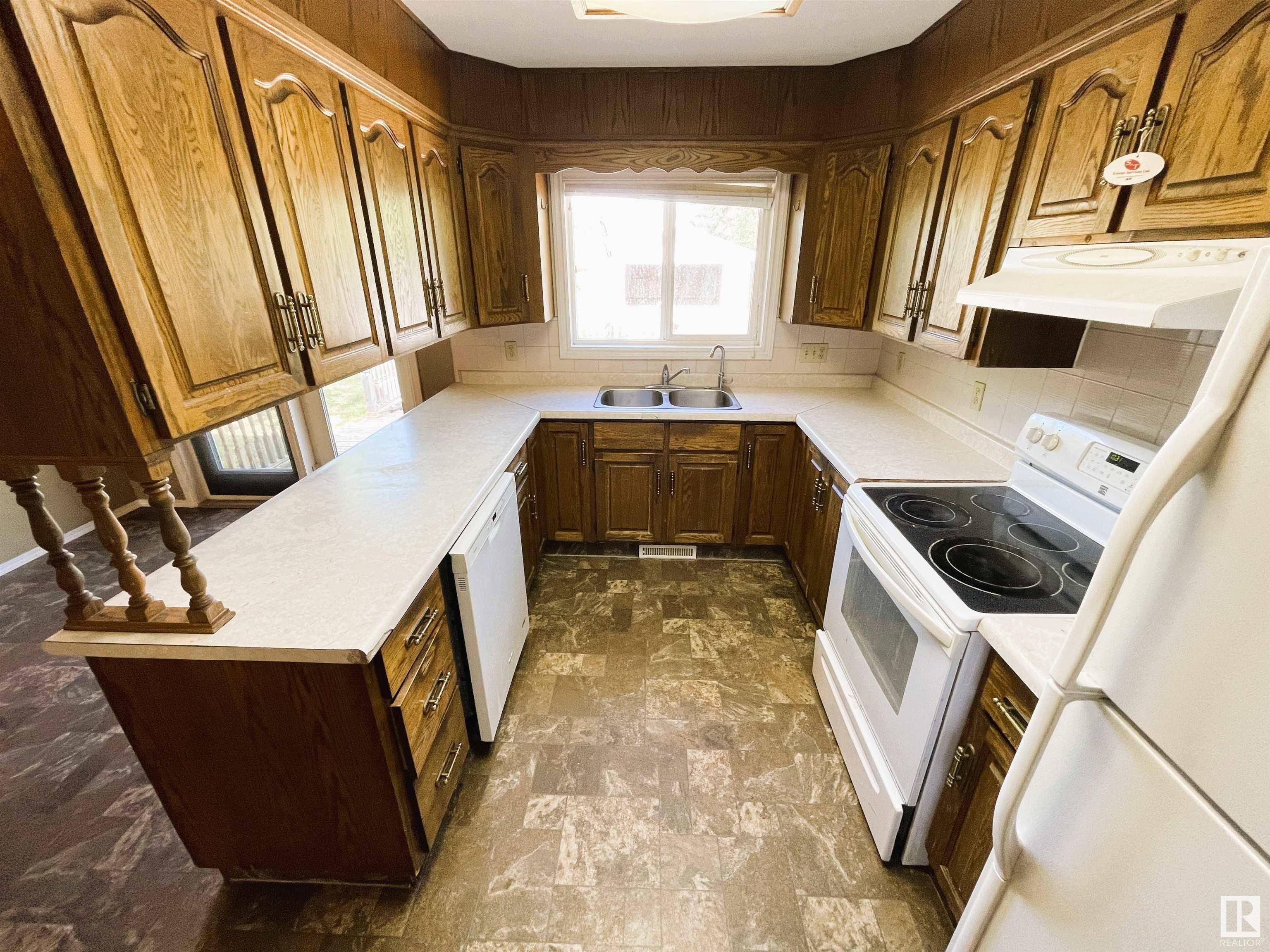 Glendon, AB T0A 1P0,4818 49 ST