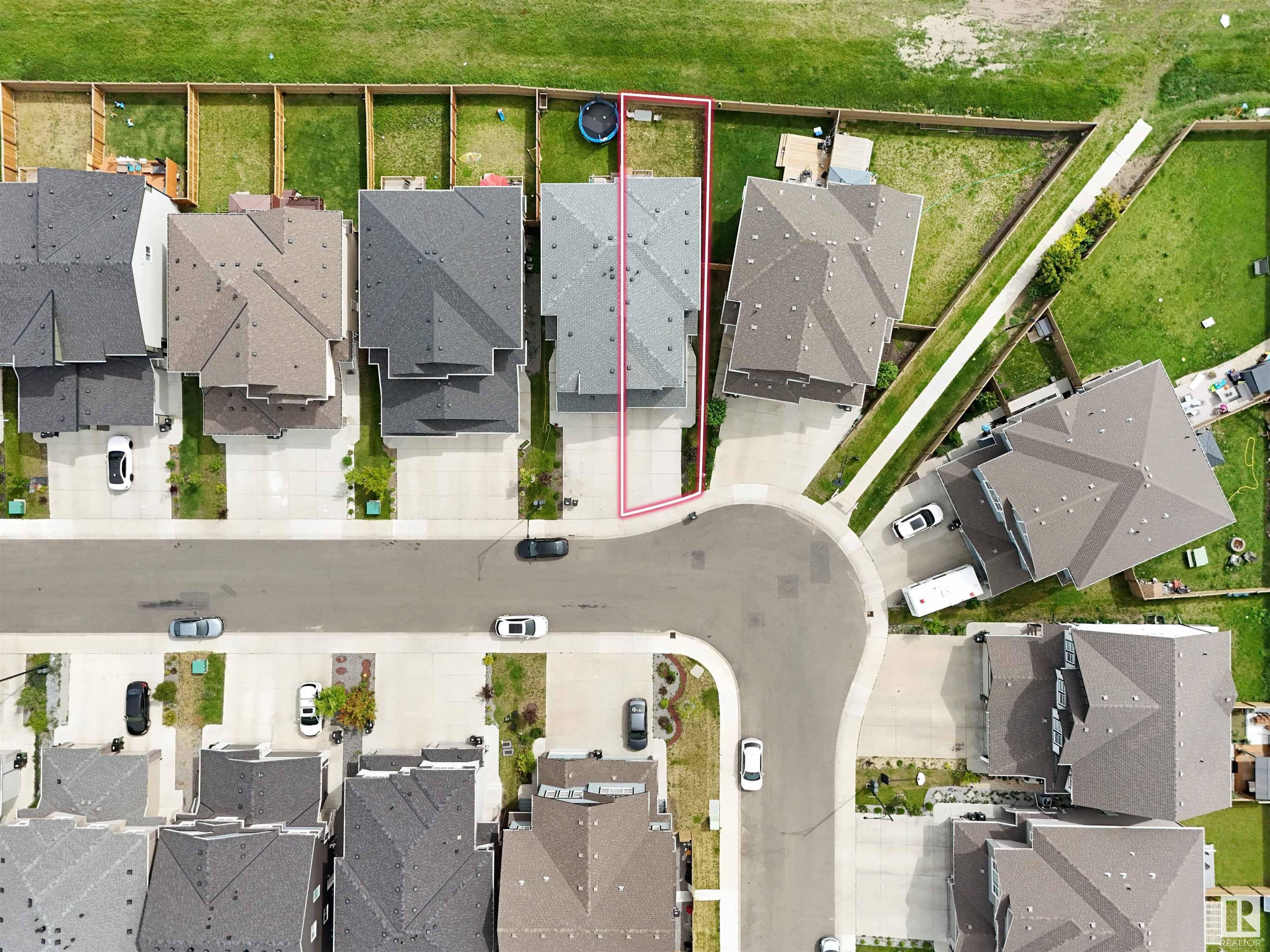 Edmonton, AB T5Y 3P7,6515 167A AV NW