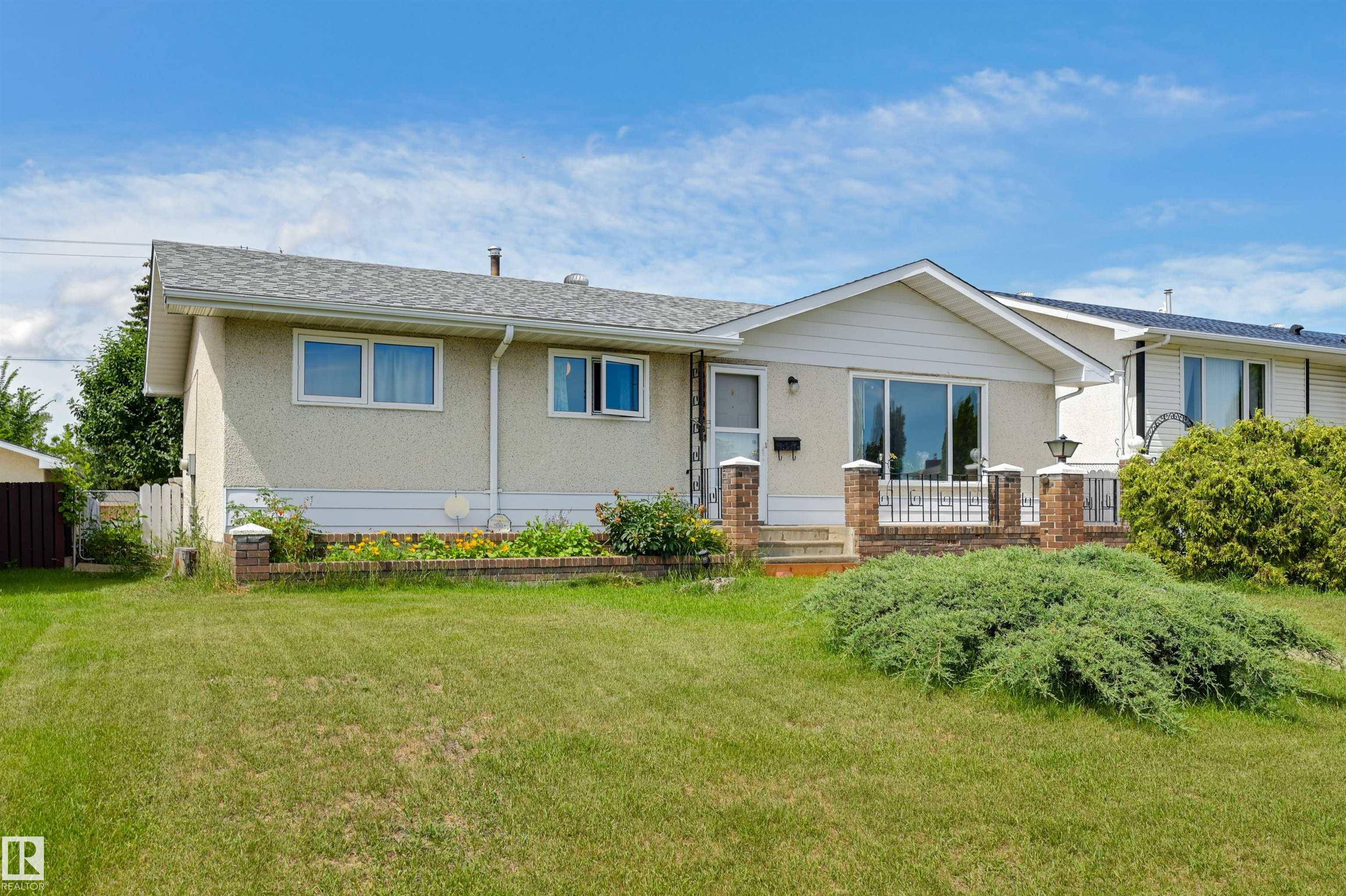 15008 96 ST NW, Edmonton, AB T5E 4W7