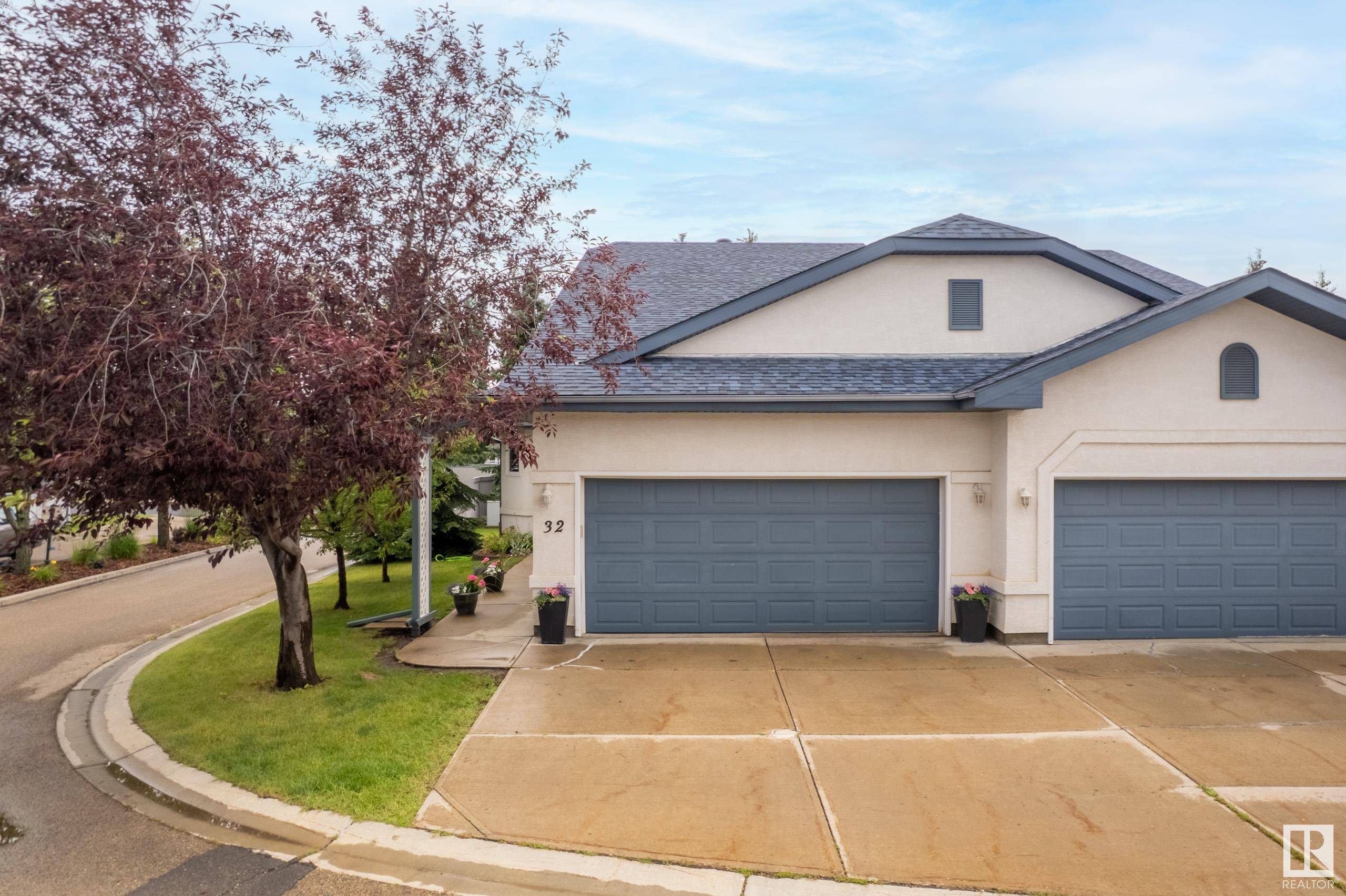 #32 8 Dechene RD NW, Edmonton, AB T6M 2S5