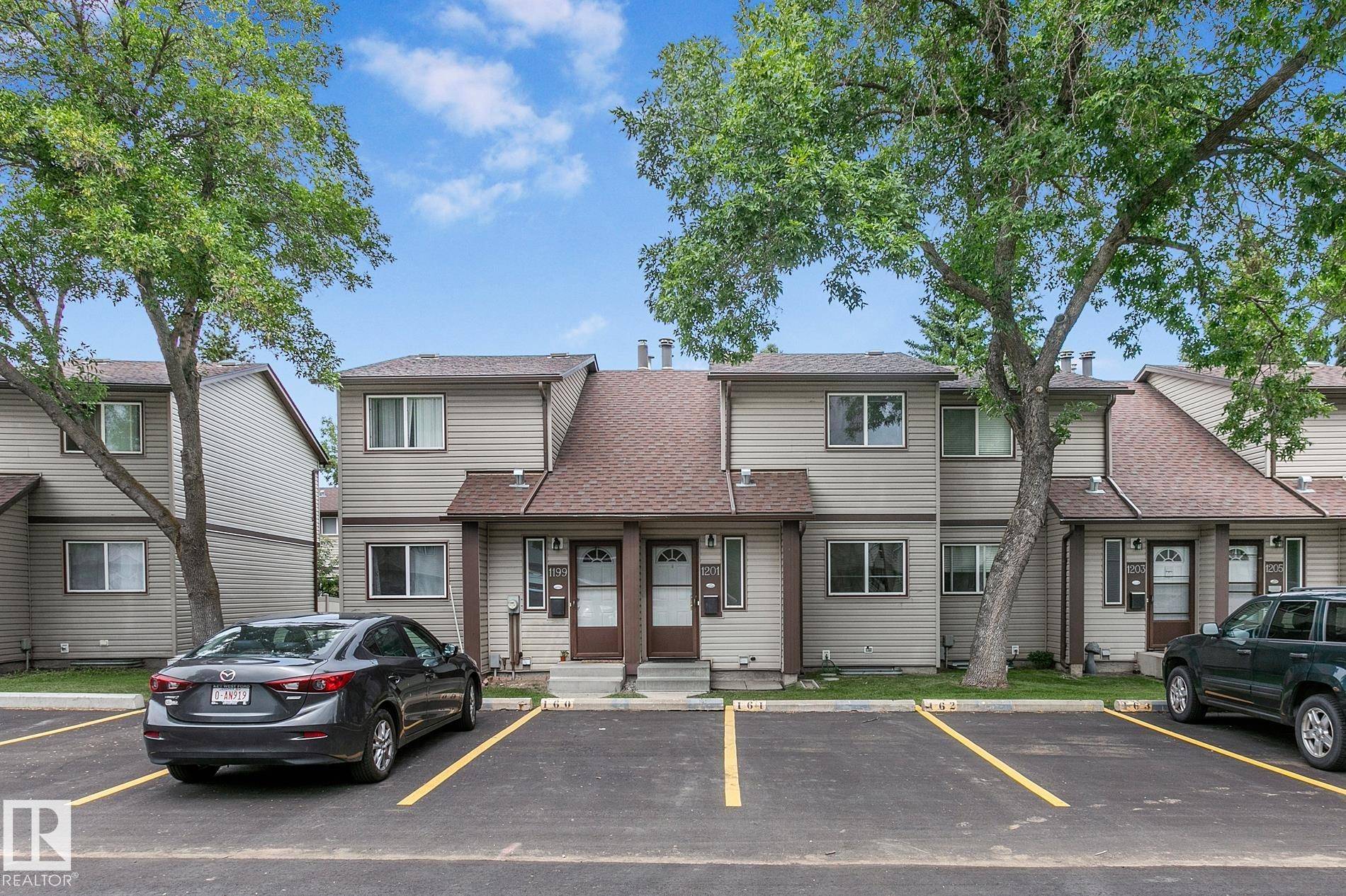 1201 HOOKE RD NW, Edmonton, AB T5A 4A5