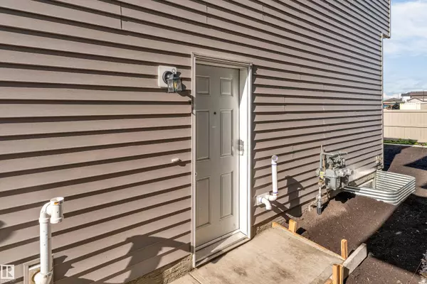 Edmonton, AB T6T 2V2,1411 12 ST NW