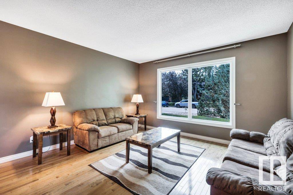 Edmonton, AB T5T 1C7,11 WESTRIDGE CR NW