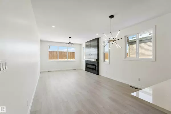 Spruce Grove, AB T7X 0Y9,15 BRUNSWYCK CR