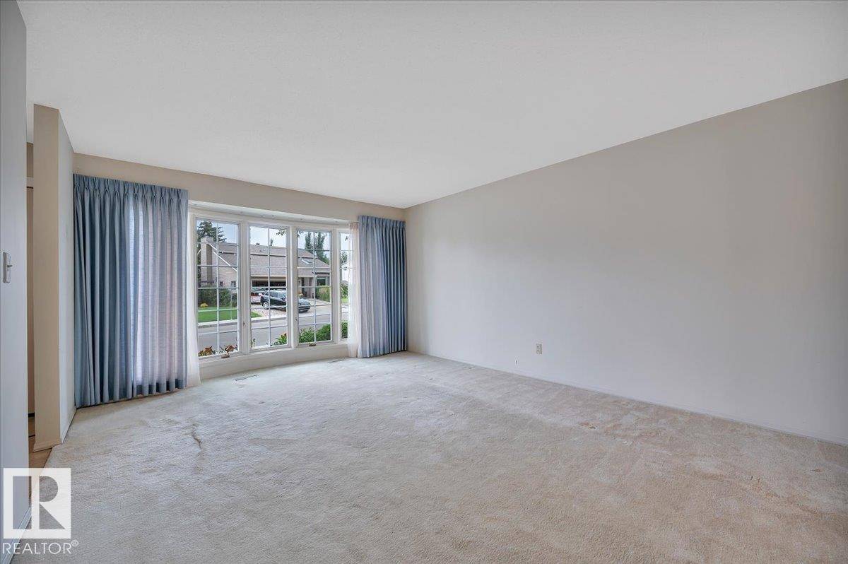 Edmonton, AB T6R 1A2,209 RHATIGAN RD W NW