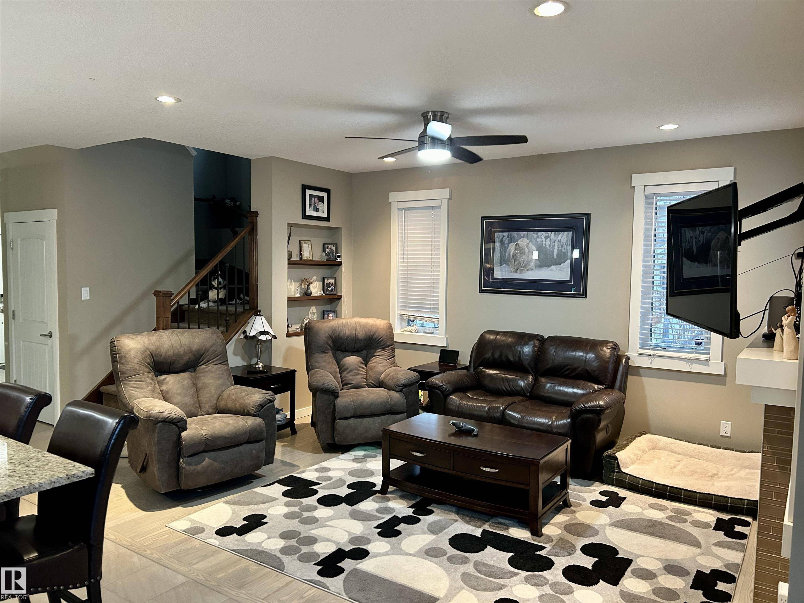 Edmonton, AB T6X 1V9,7732 19 AV SW