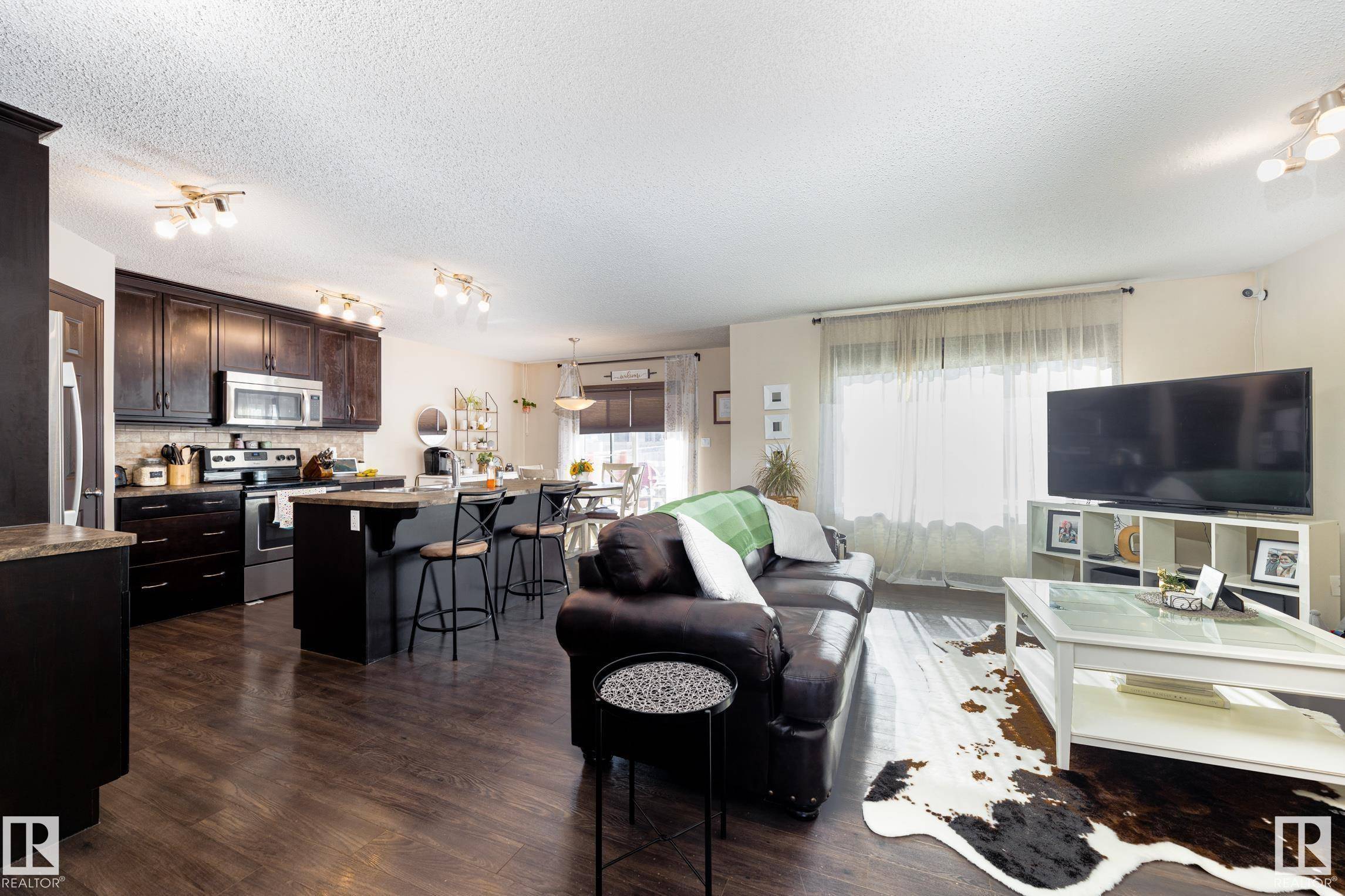 Edmonton, AB T6M 0M3,1240 HAYS DR NW