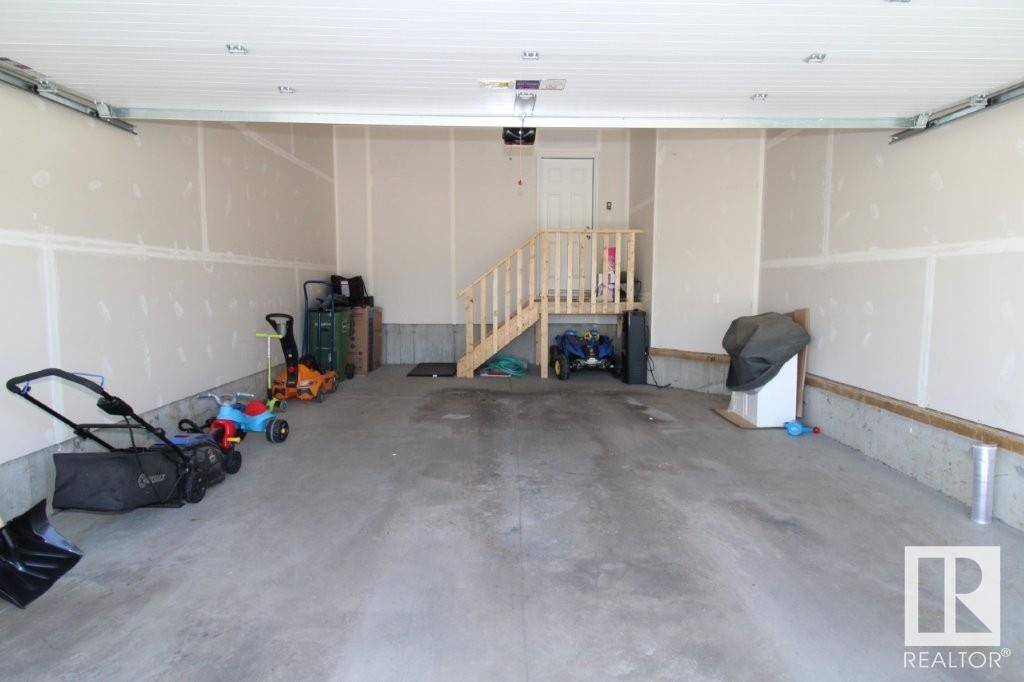 Edmonton, AB T6W 4E9,3097 CHECKNITA WY SW