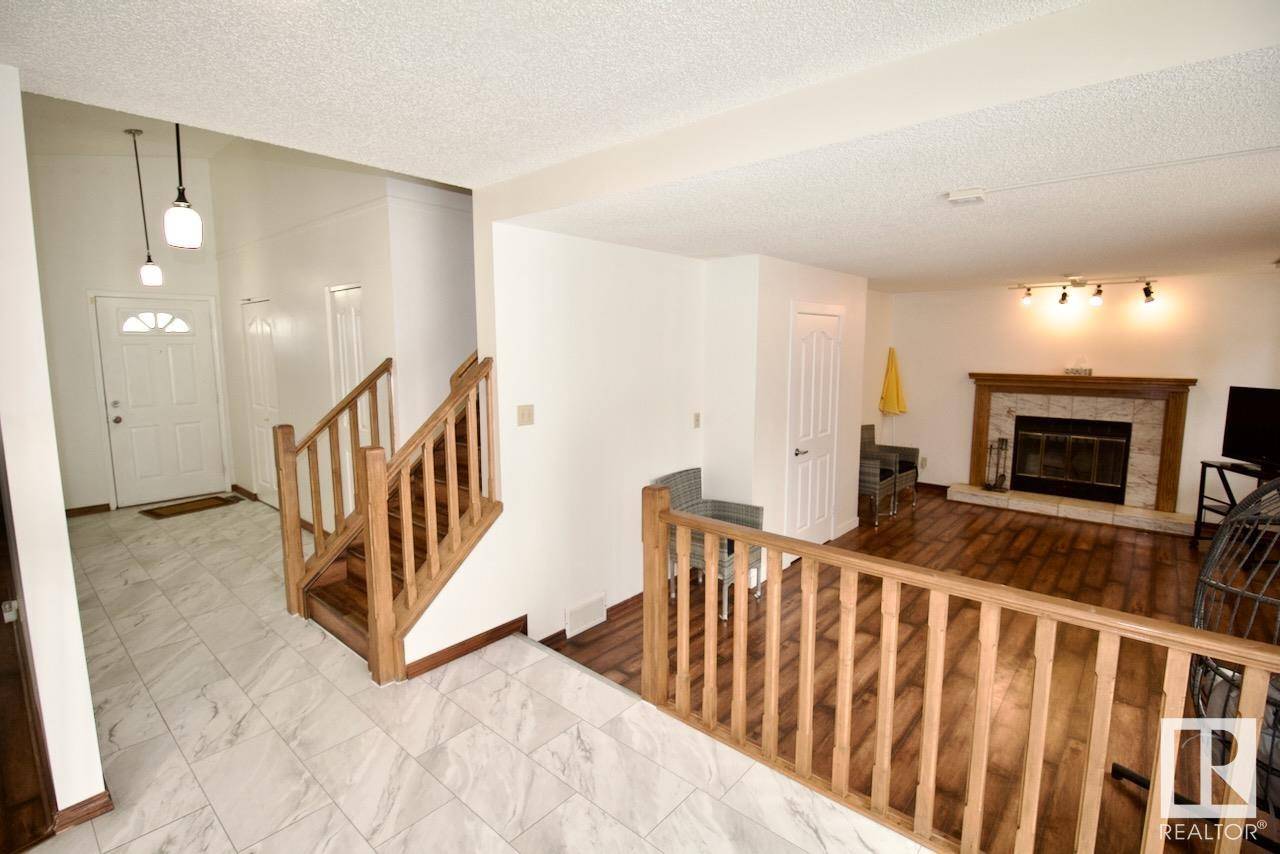 Edmonton, AB T6J 6S1,1108 112 ST NW