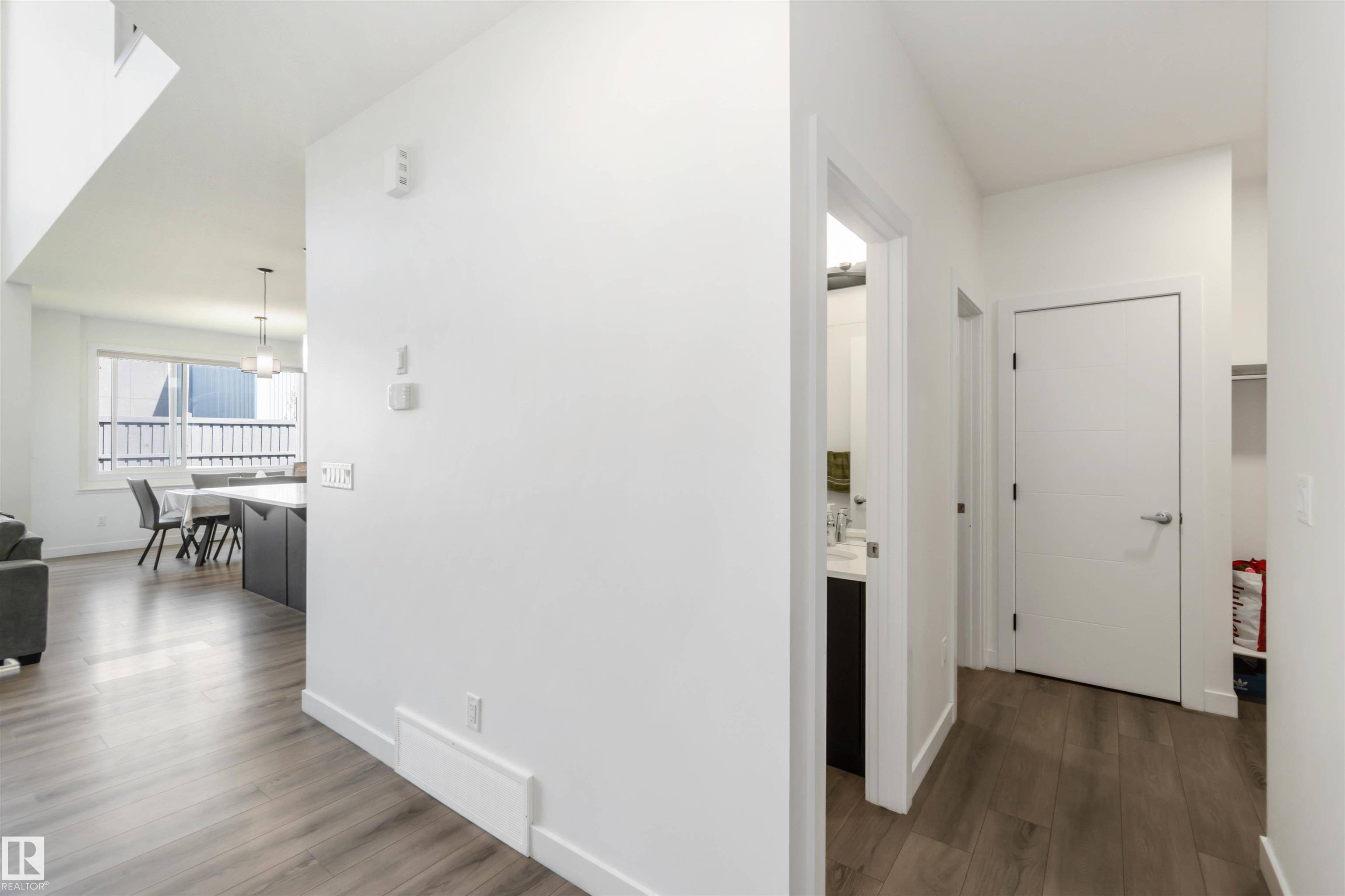 Edmonton, AB T6W 5A3,16808 30 AV SW