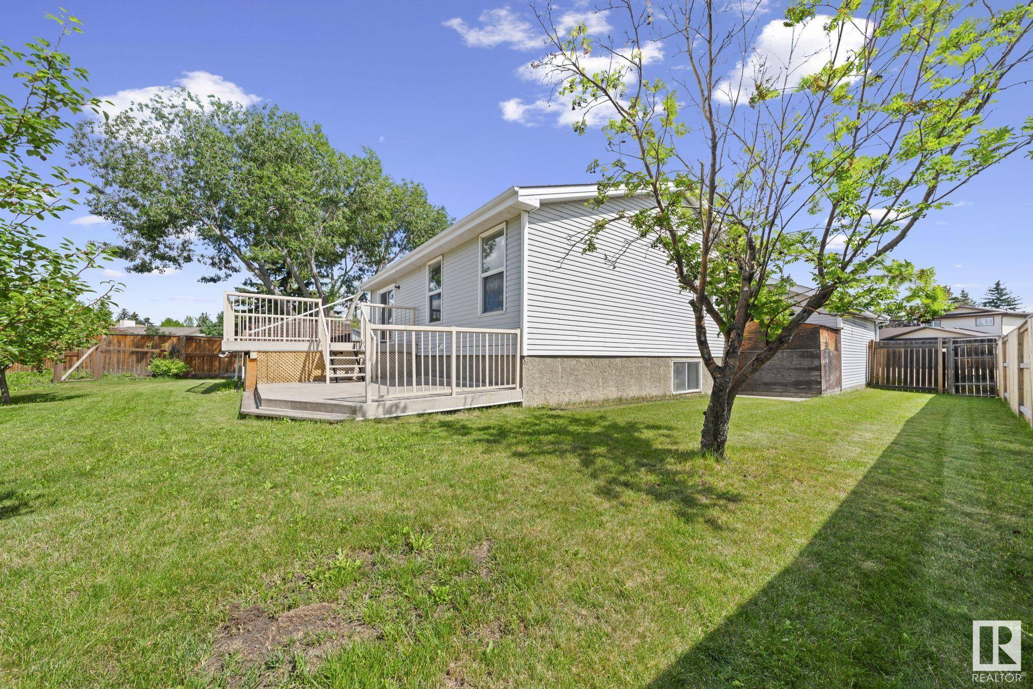 Edmonton, AB T6J 5S9,10458 14 AV NW NW