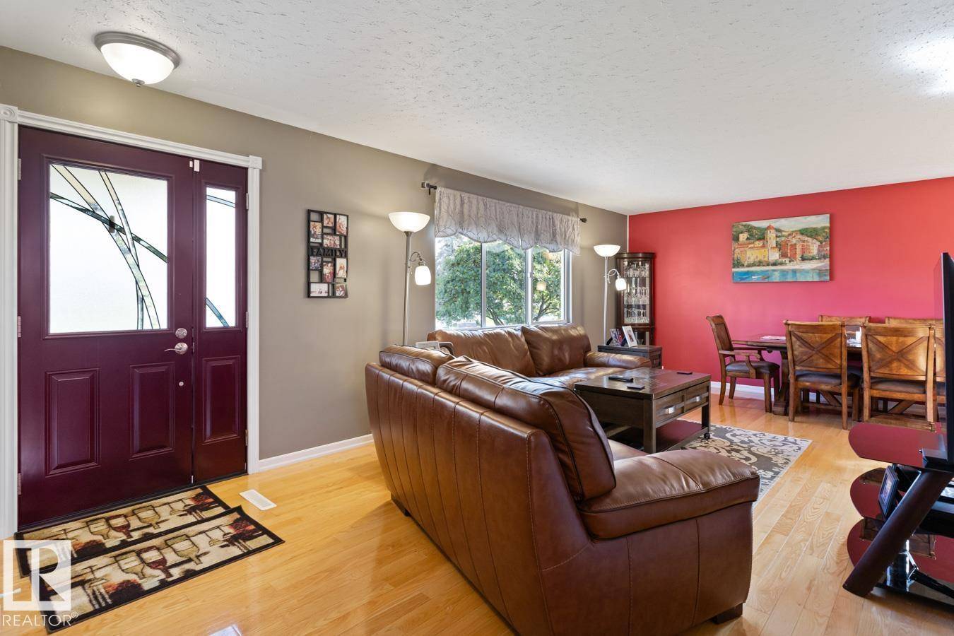 Edmonton, AB T6A 0P9,4711 102A AV NW