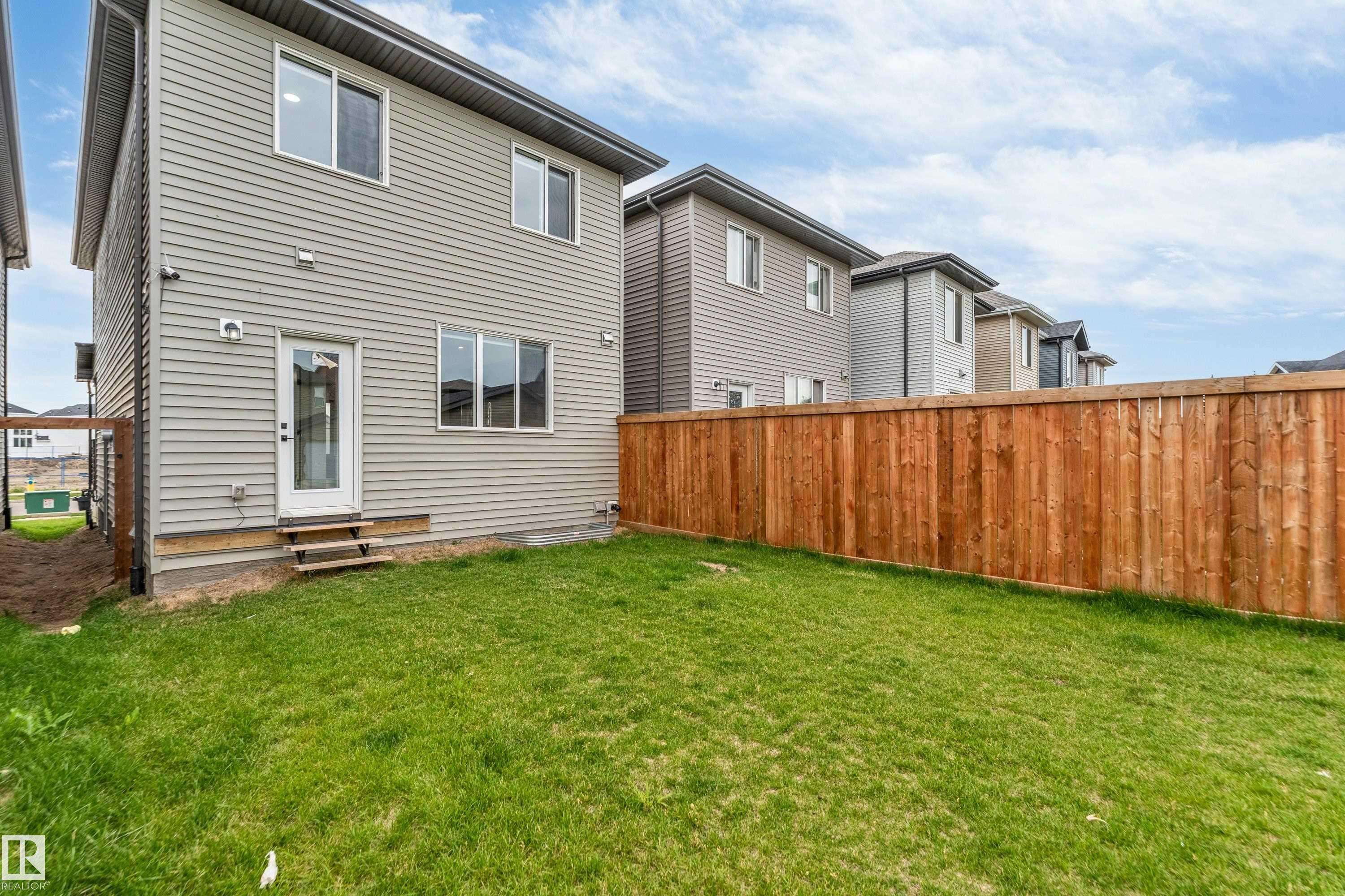 Edmonton, AB T6W 4S6,1689 CAVANAGH BV SW