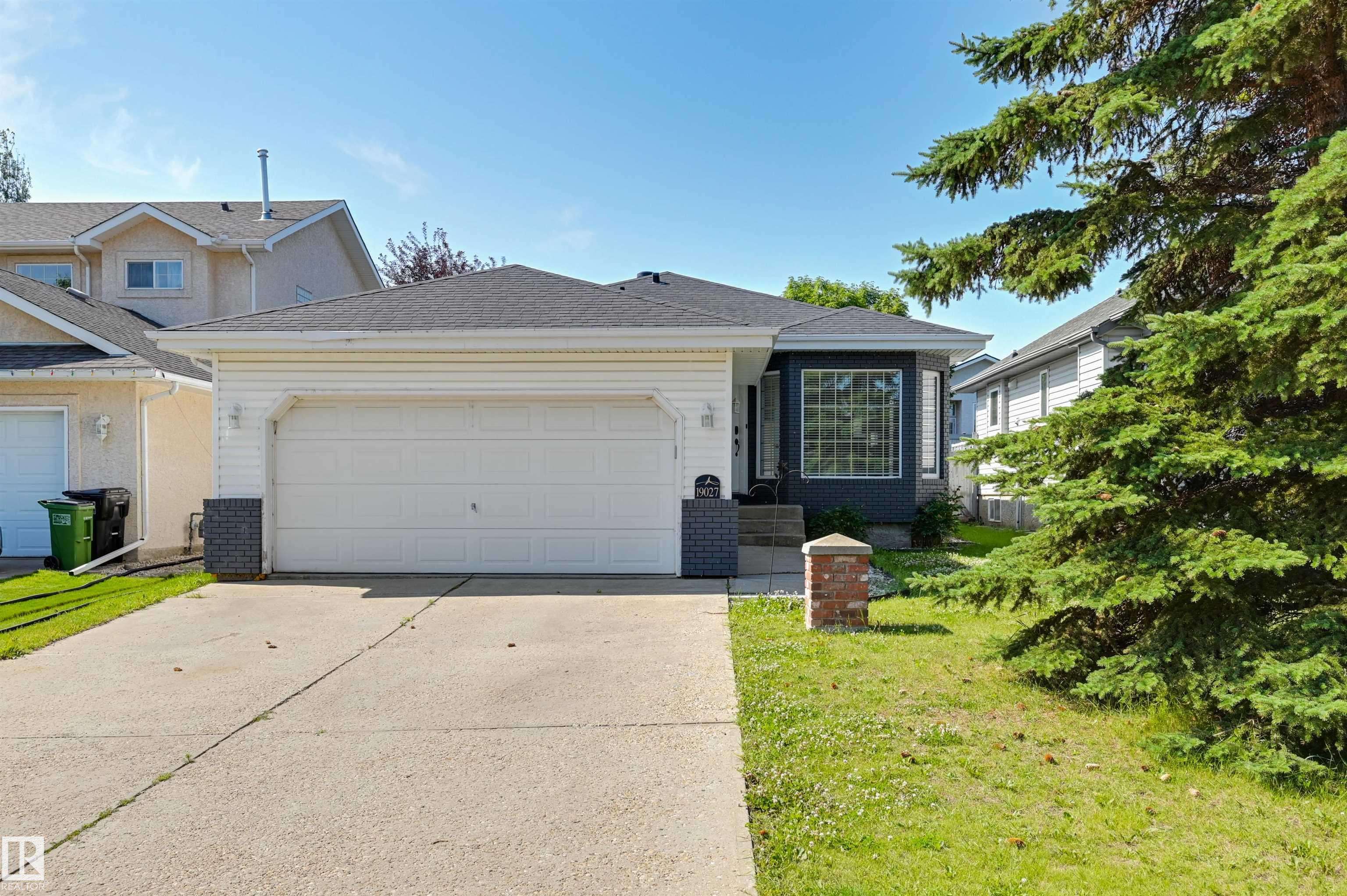 19027 53 AV NW, Edmonton, AB T6M 2L2