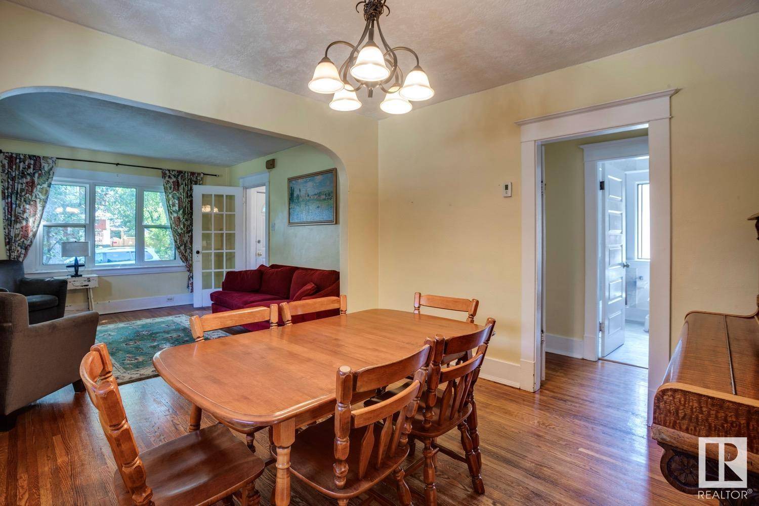 Edmonton, AB T5B 1H6,11312 66 ST NW NW