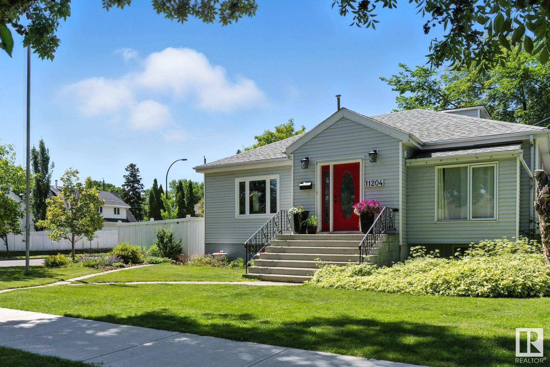11204 61 ST NW, Edmonton, AB T5W 4A5