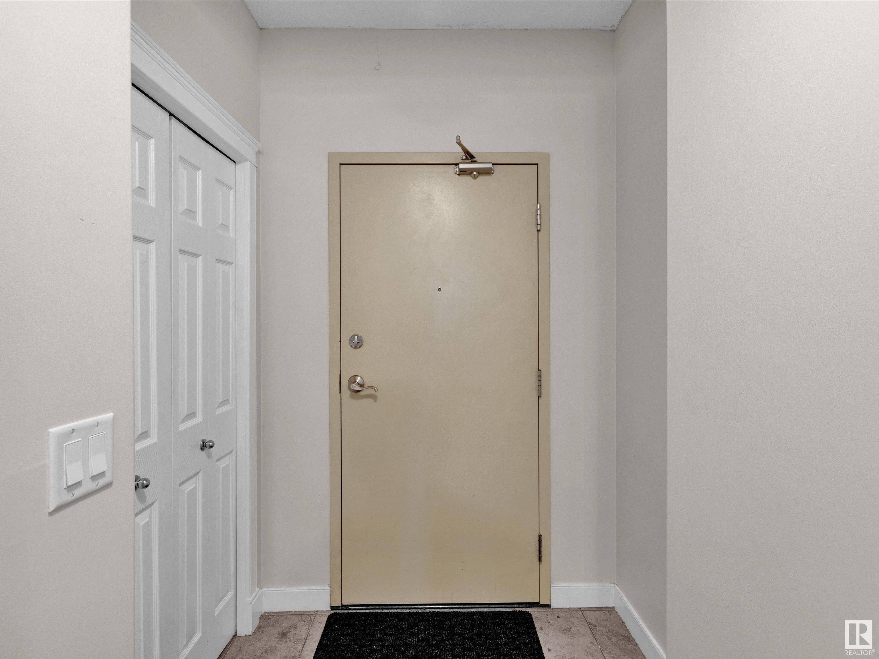 Edmonton, AB T5K 1H6,#805 9939 109 ST NW