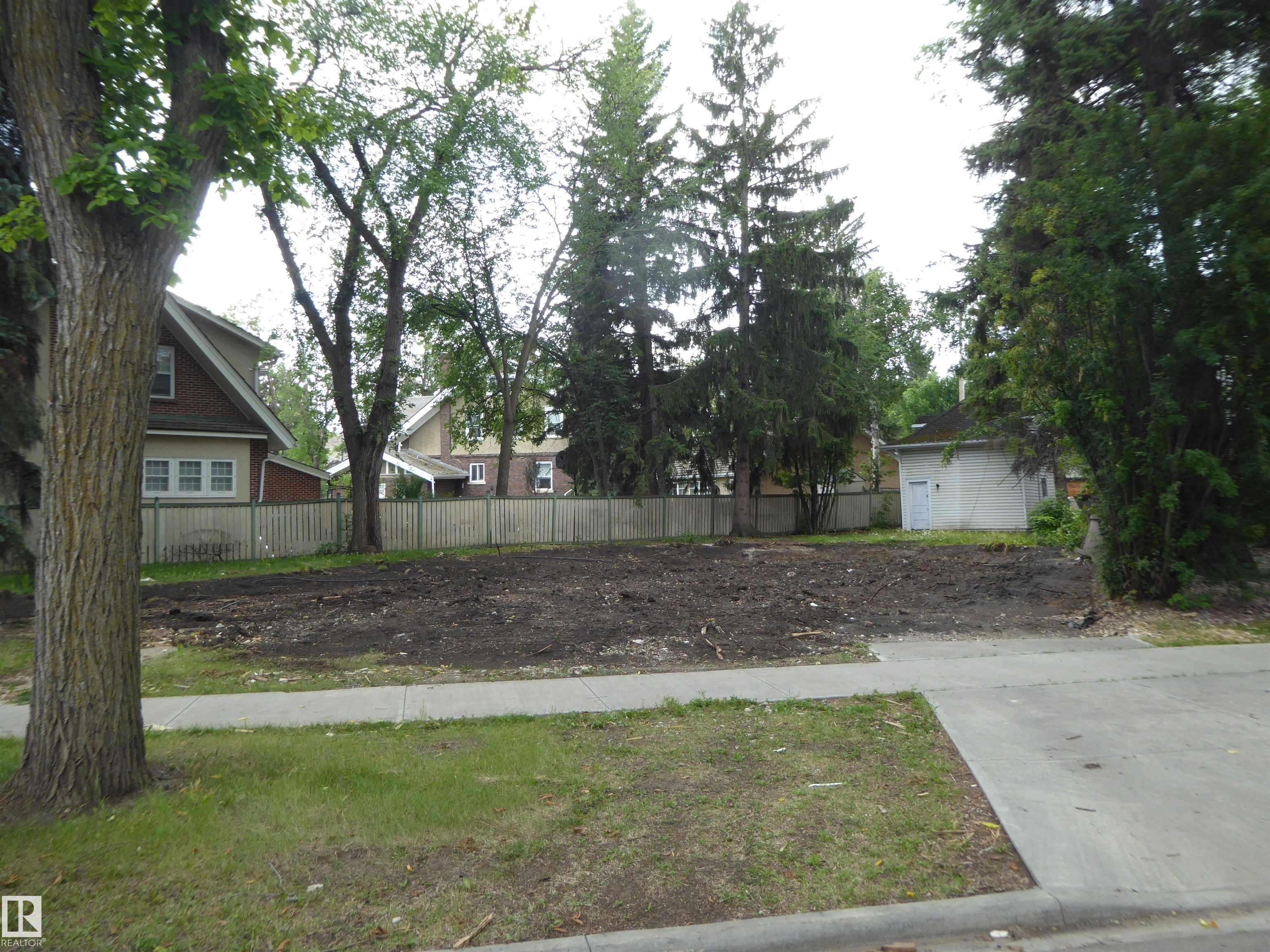 10220 CONNAUGHT DR NW, Edmonton, AB T5N 3J7