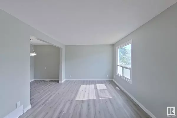Edmonton, AB T5E 5V8,126 Dickinsfield CO NW