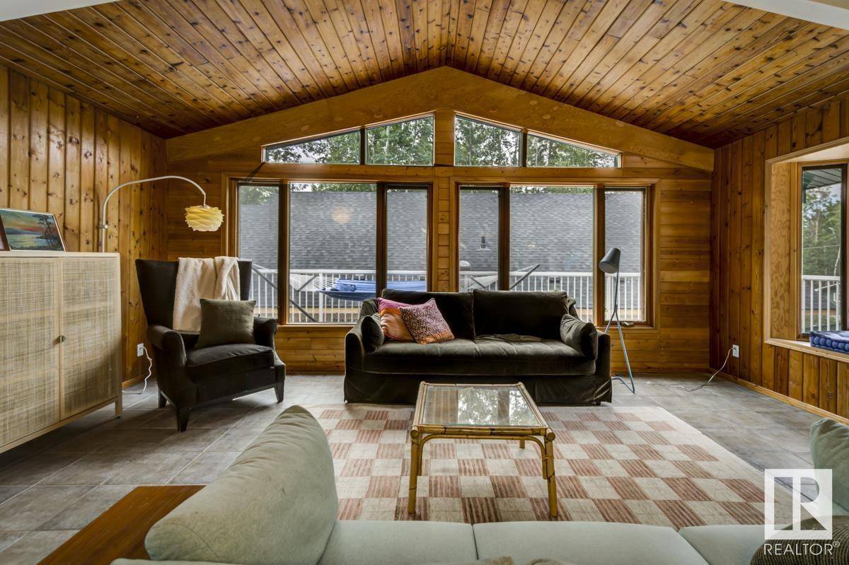Rural Lac Ste. Anne County, AB T0E 0L0,6 HAZEL AV