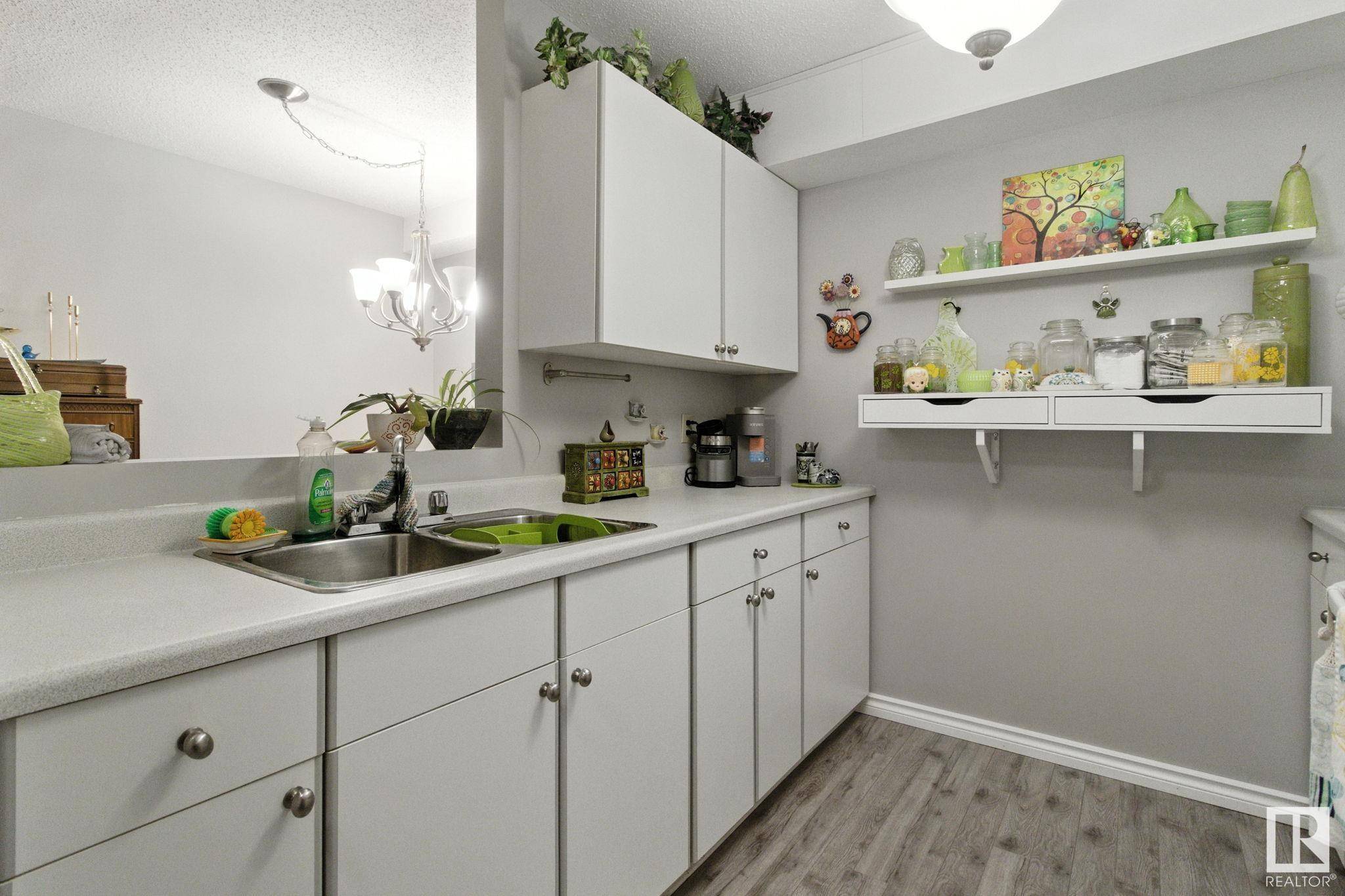Edmonton, AB T5T 5W3,#201 18004 95 AV NW