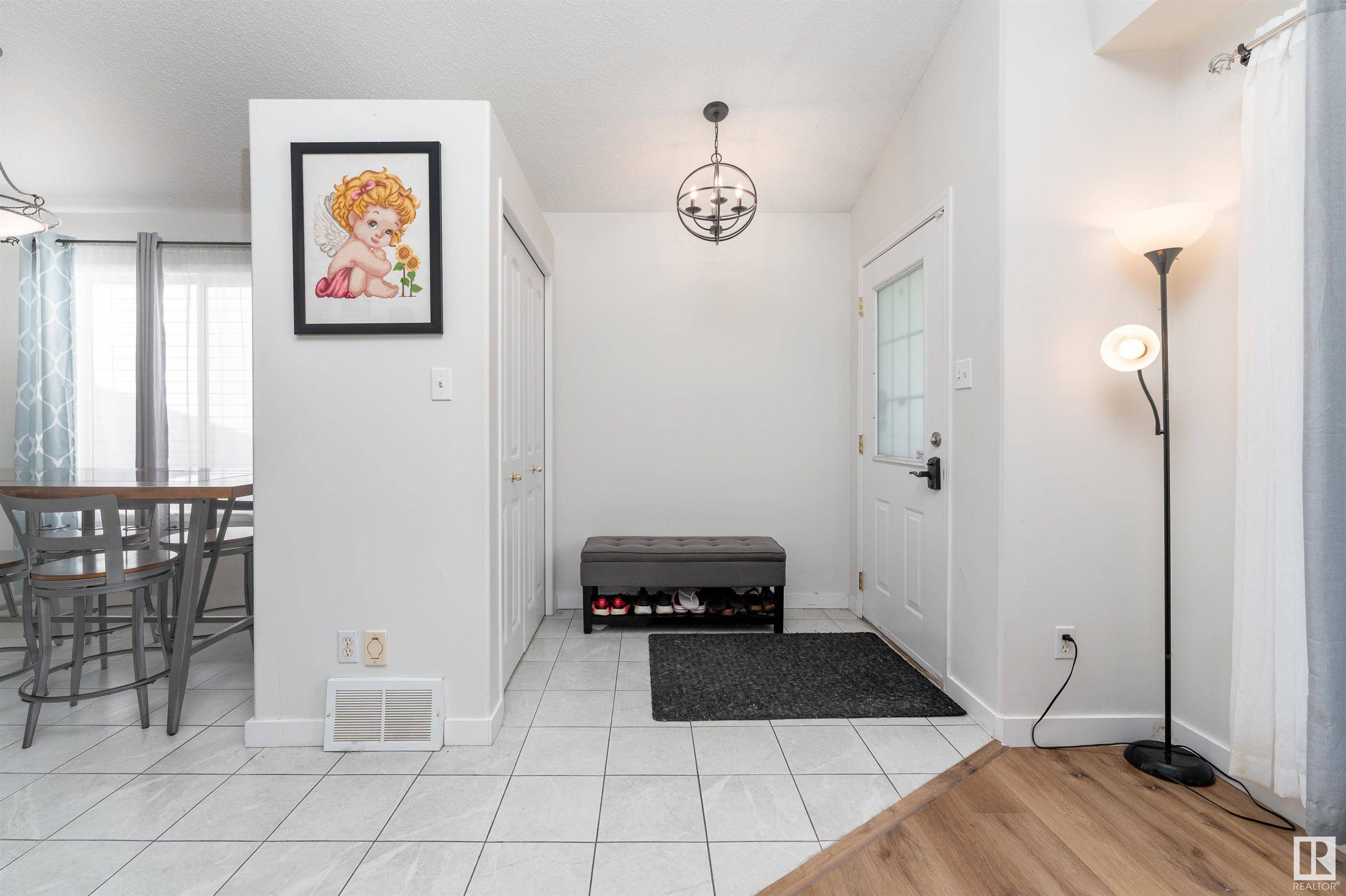 Edmonton, AB T6R 2W6,1760 TURVEY BEND BN NW