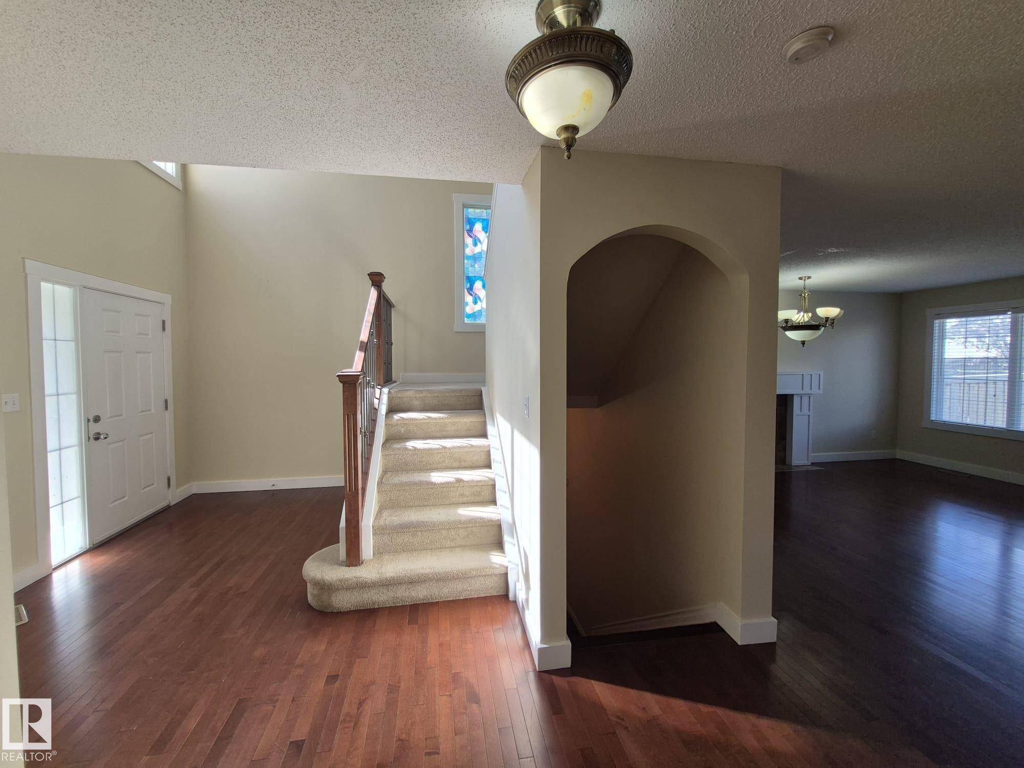 Edmonton, AB T6R 0B4,8361 shaske CR NW NW