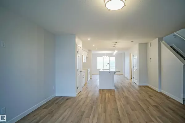 Spruce Grove, AB T7X 2Z7,1072 MCLEOD AV