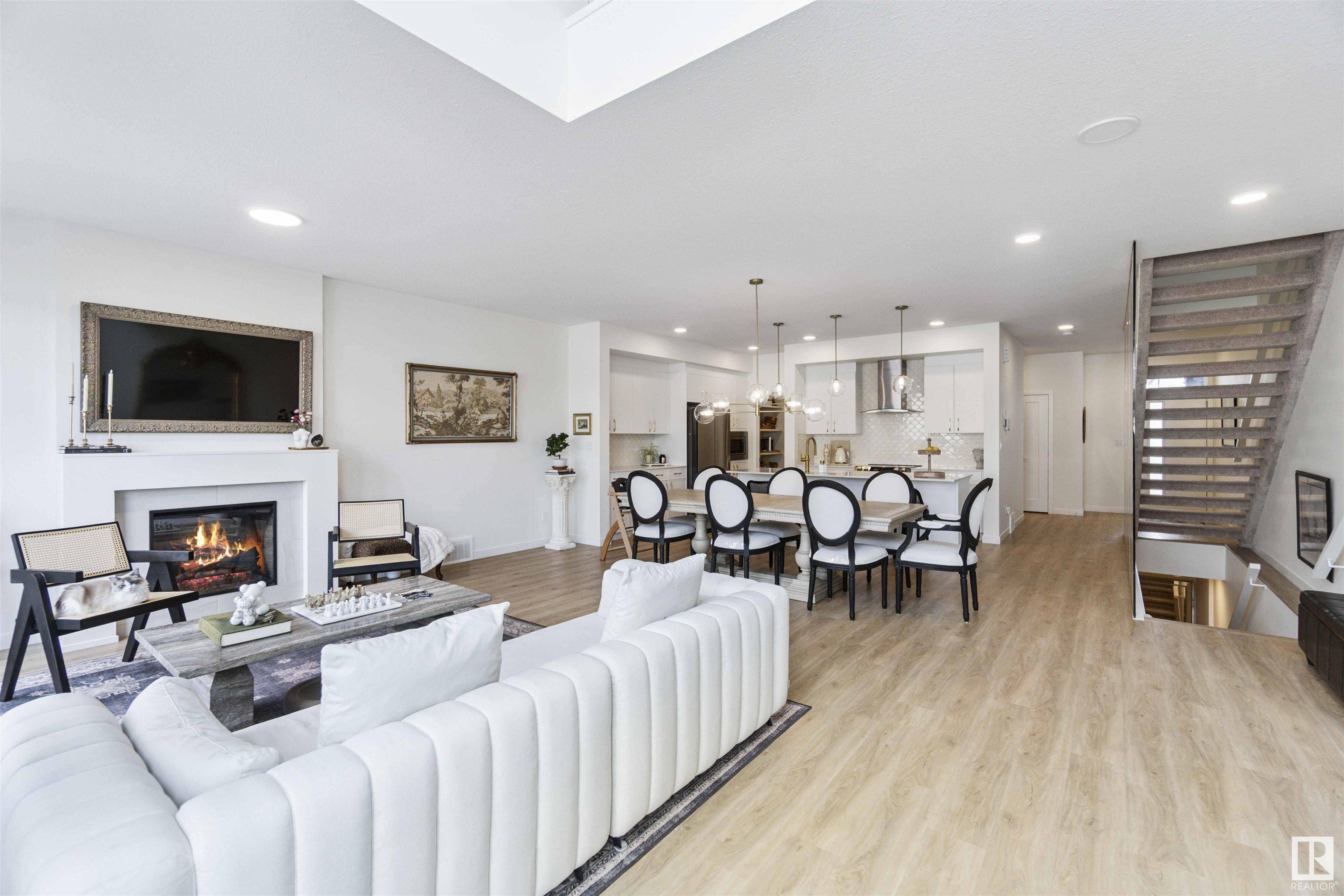 Edmonton, AB T6W 5B5,3233 KULAY WY SW