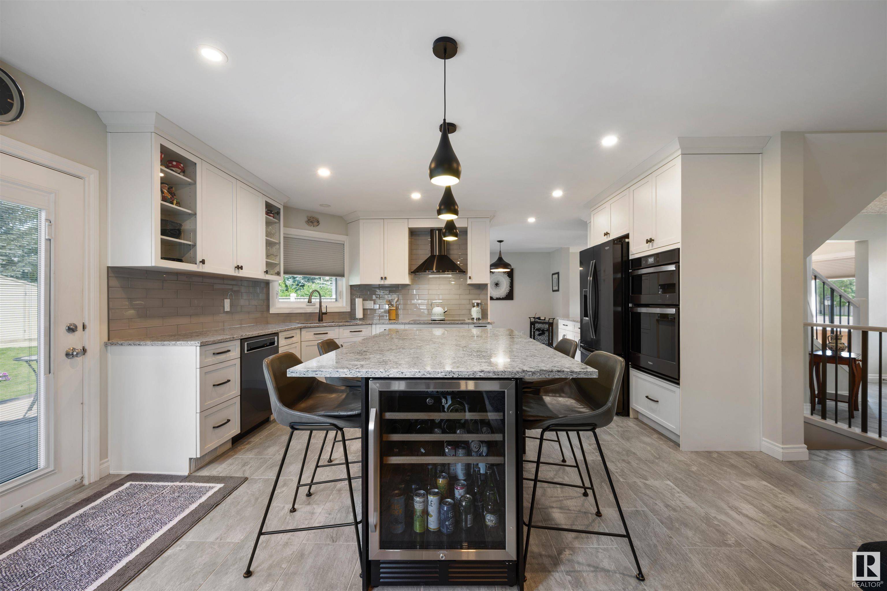 Edmonton, AB T6J 6R8,1128 112 ST NW