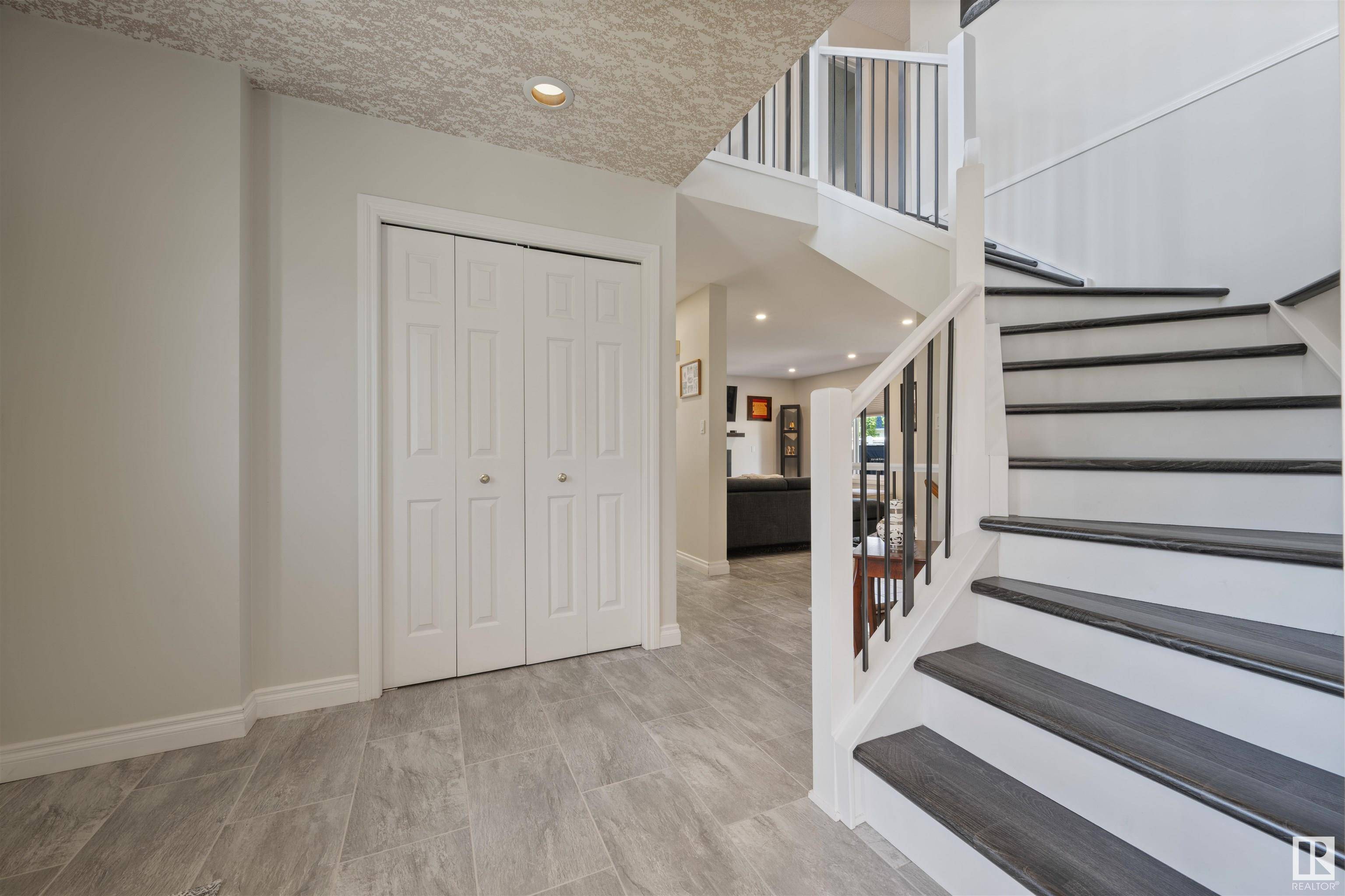 Edmonton, AB T6J 6R8,1128 112 ST NW