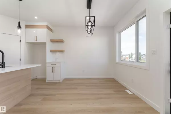 Spruce Grove, AB T7X 0R7,76 HAZELWOOD LN